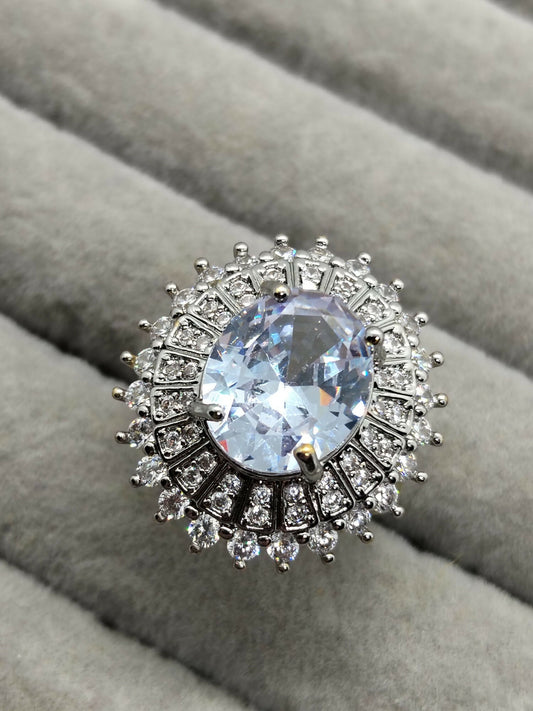 H&A Jewellery 18K Gold Polished Zircon Halo Ring