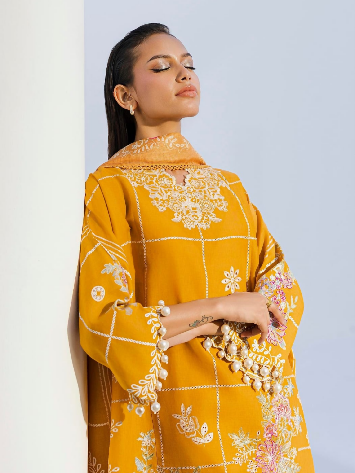 Sana Safinaz Lawn Embroidered Unstitched 3-Piece Suit-M252-012B-CT