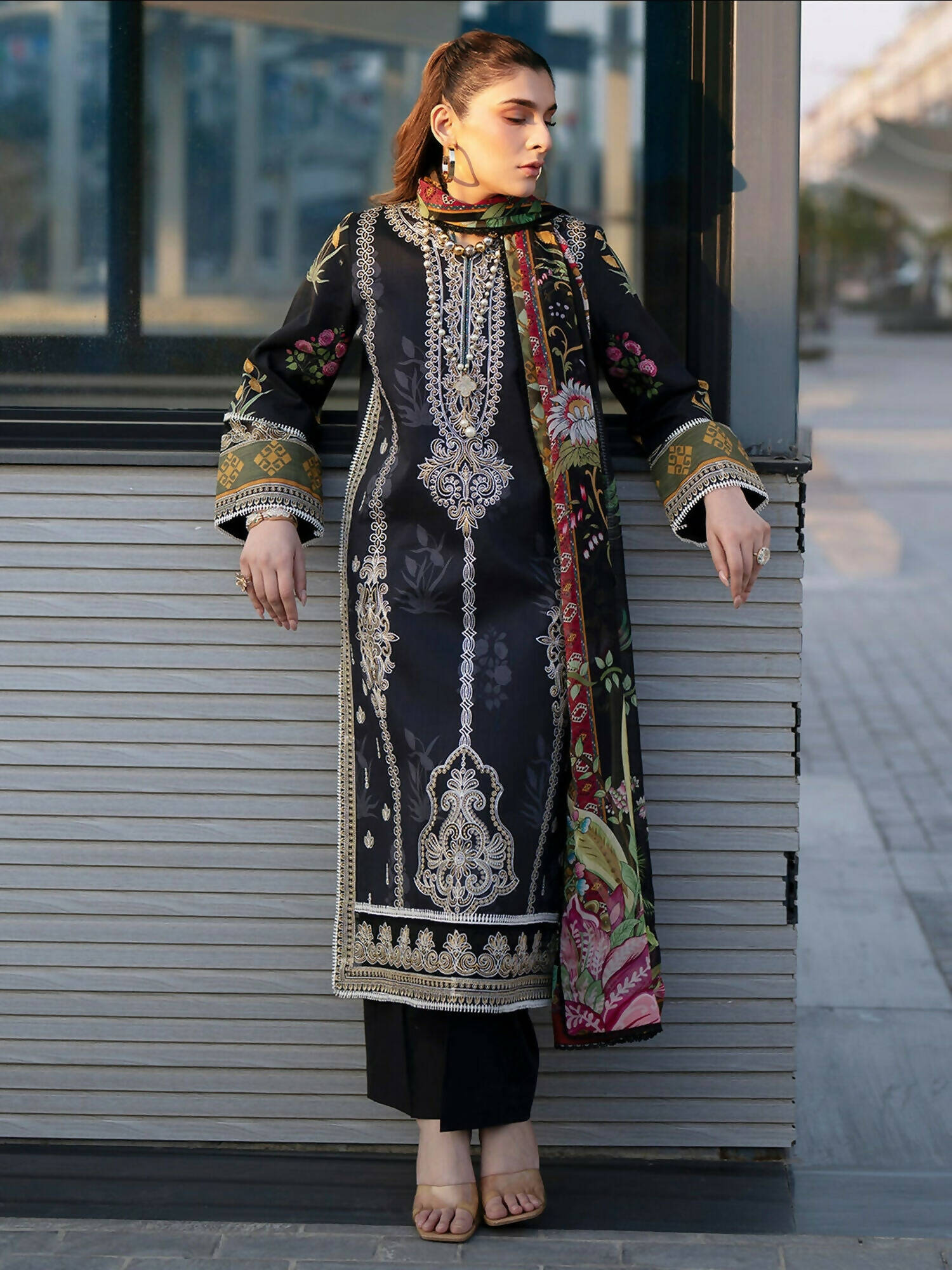 Mahnur Broadway Luxury Lawn'26 Embroidered Unstitched 3-Piece Suit-BW-014
