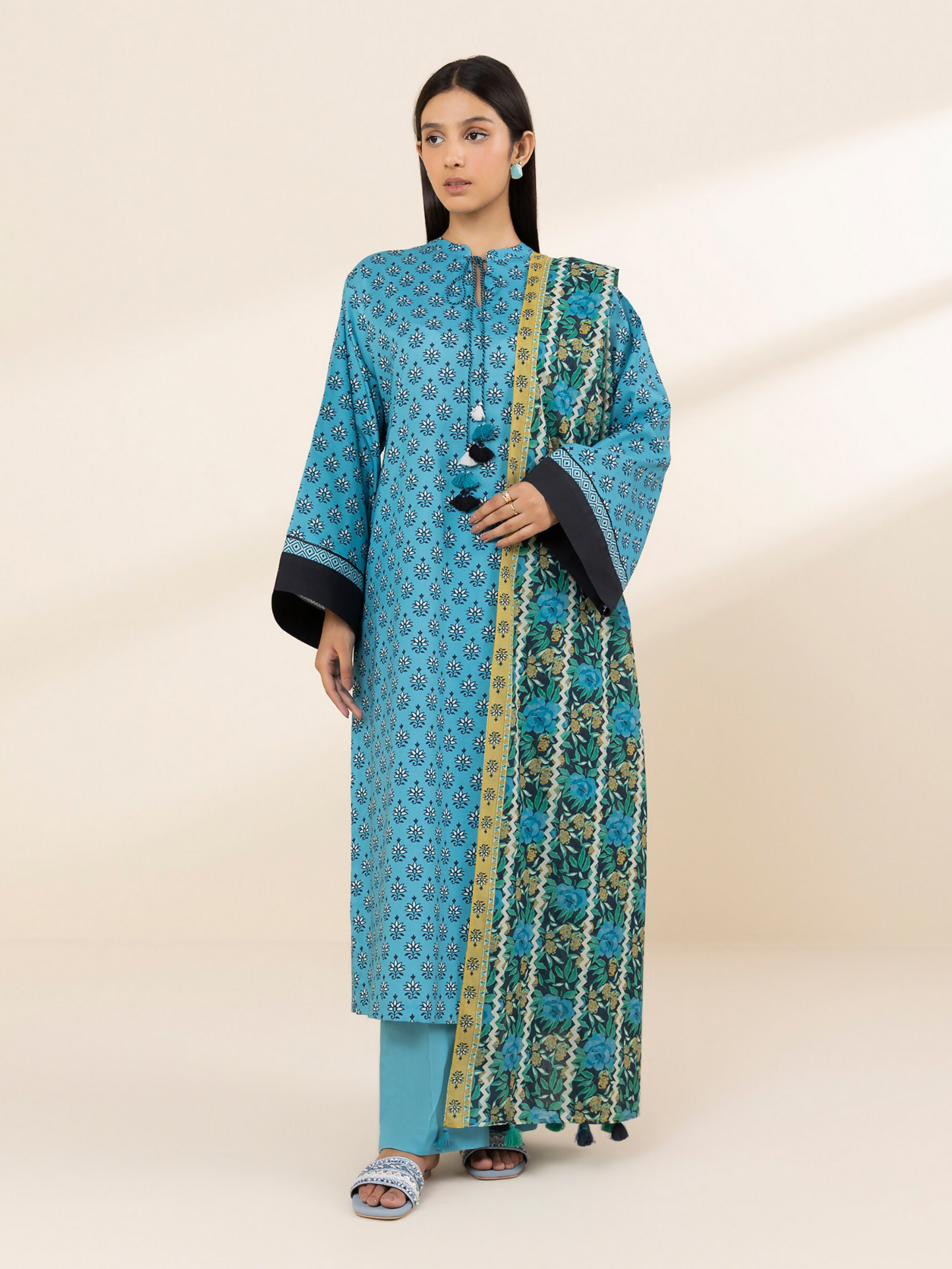 Sapphire Lawn Printed Unstitched 3-Piece Suit