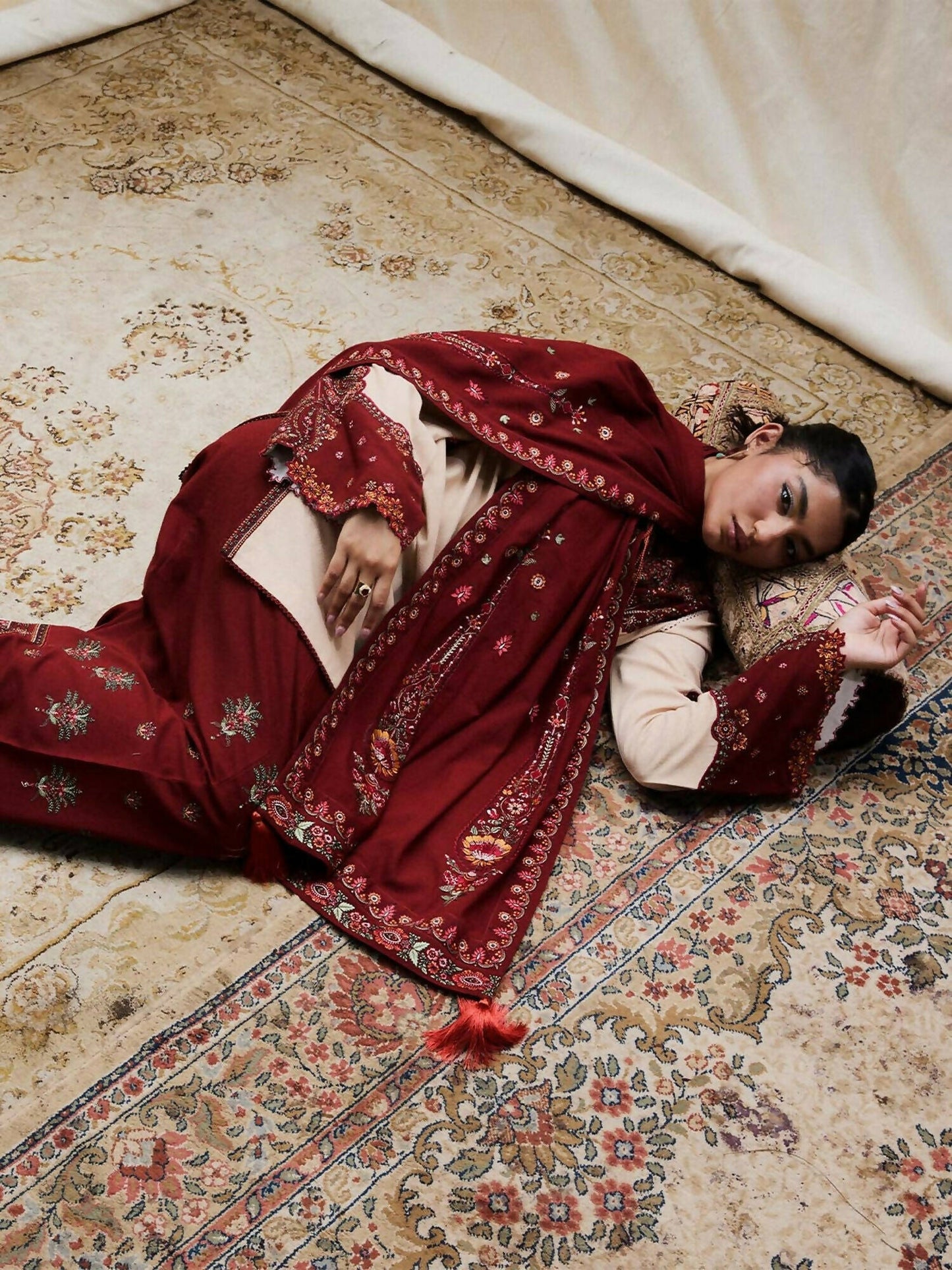 Jugnu By Hussain Rehar AW'25 Edit I Karandi Embroidered Scarf-Bareen