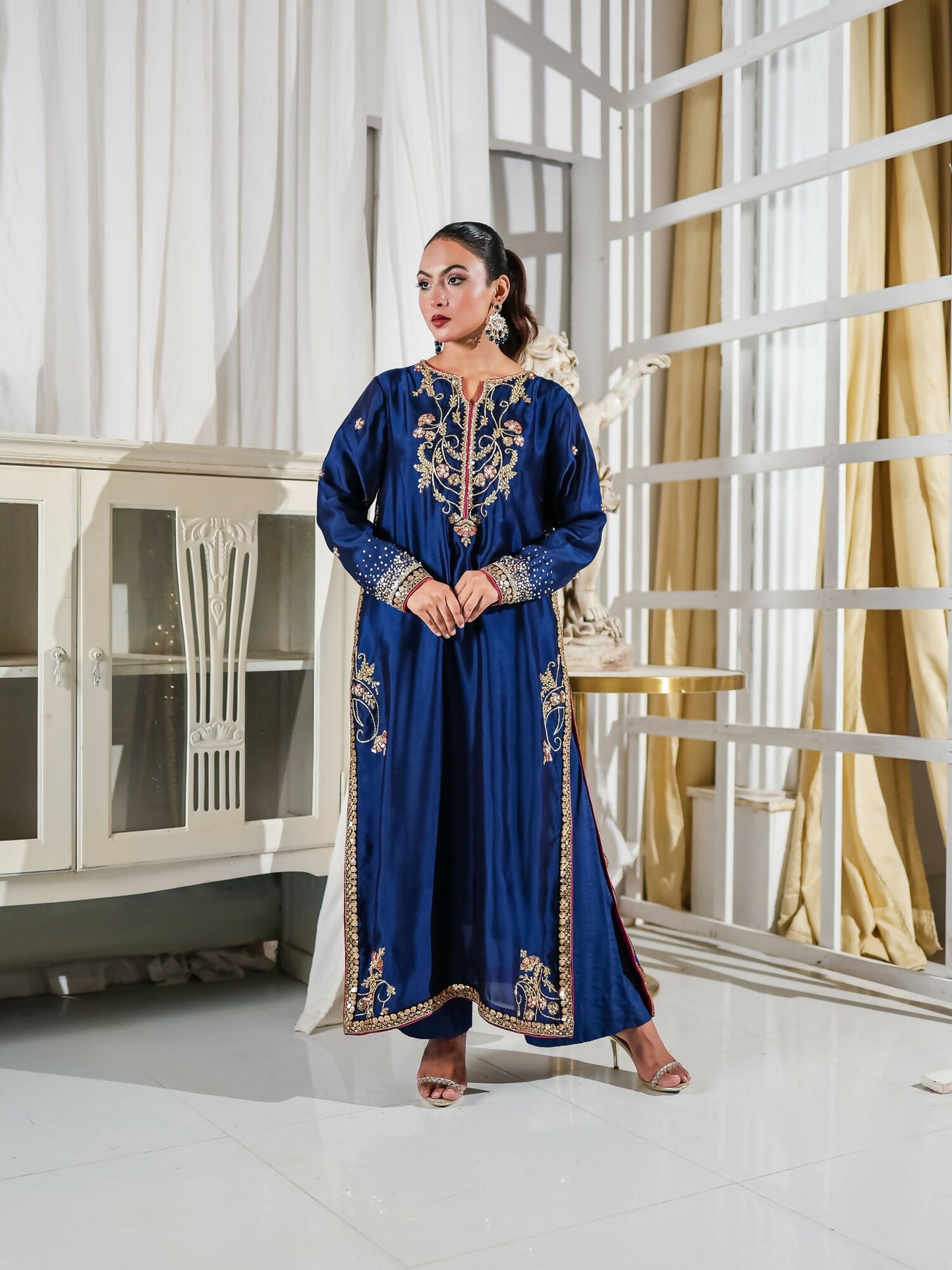 Farooq Hameed Studio Pariza Lux Festive'25 Pure Glass Silk Embroidered Stitched 3-Piece Suit-Fariyn