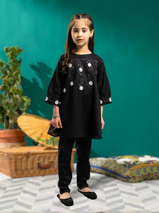 Cotton stitched Top and Capri 2-piece set with designer appeal and three-quarter sleeves, perfect for summer.