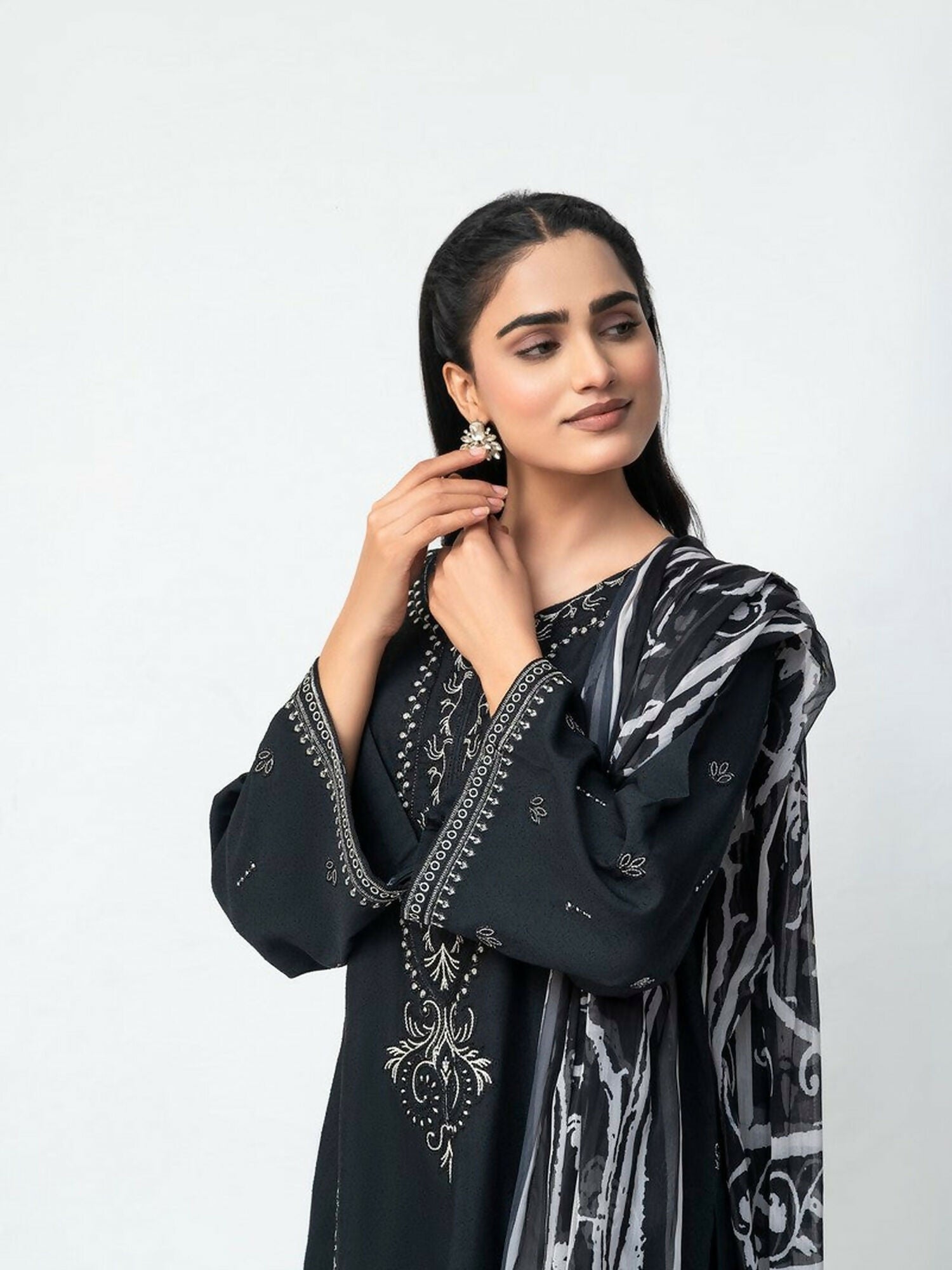Imran Aftab Maya Winter Karandi Embroidered Unstitched 3-Piece Suit-IAKC-UF-28
