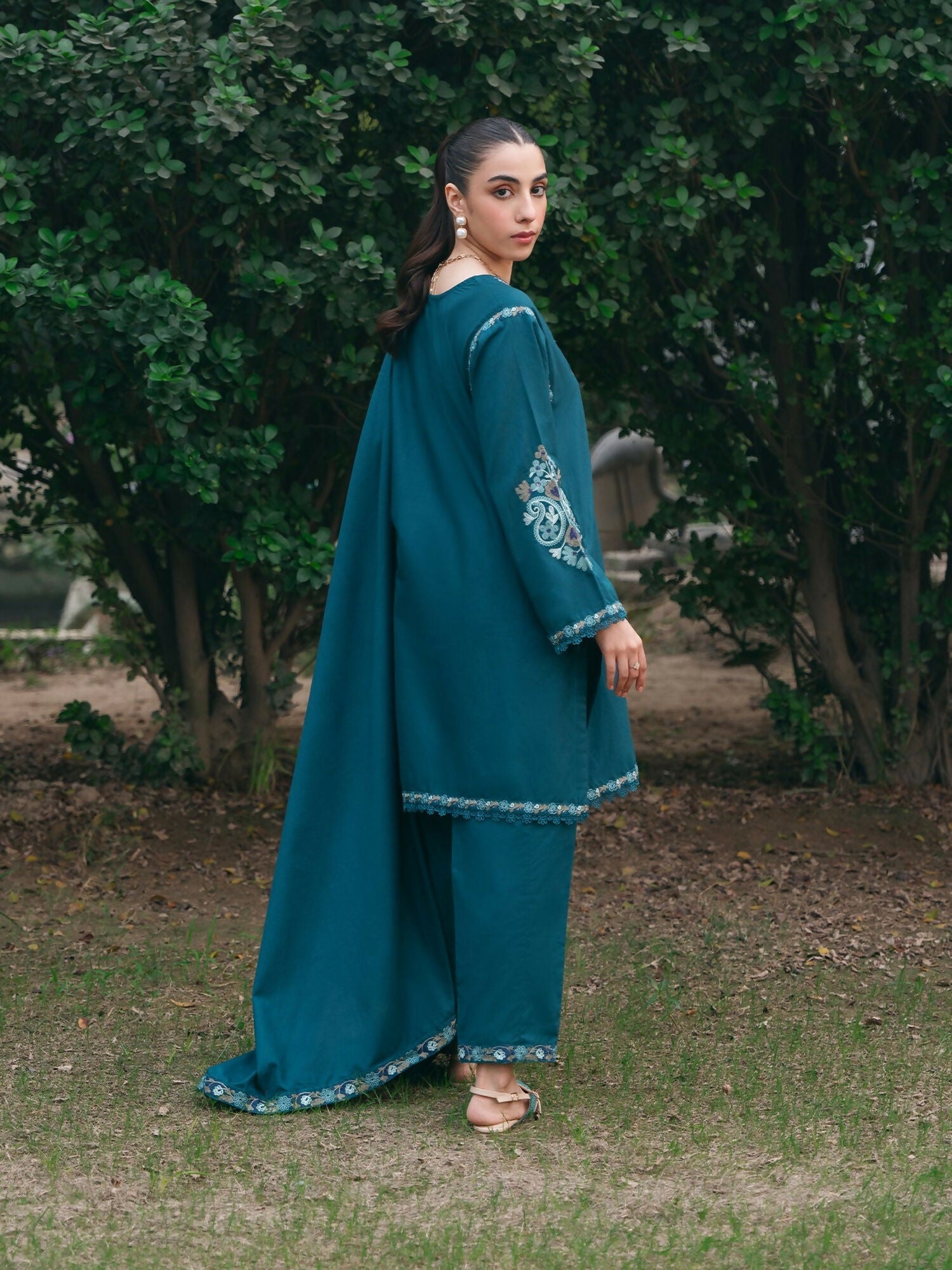 Mannat Clothing Winter-Essentials Khaddar Embroidered Stitched Suit-Aabroo