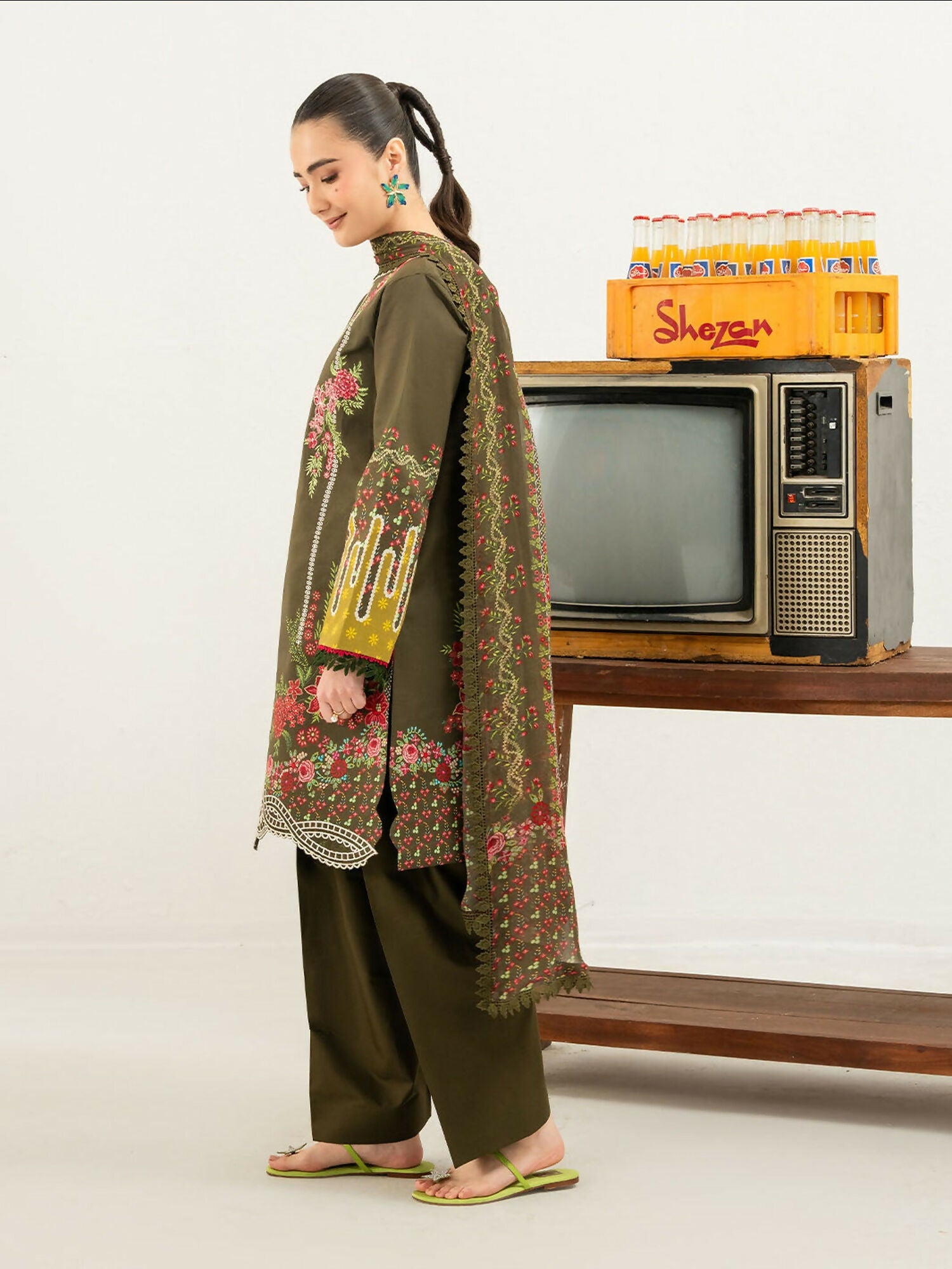 Mahnur Anaya Lawn Vol-1 Embroidered Unstitched 3-Piece Suit-ANA-007