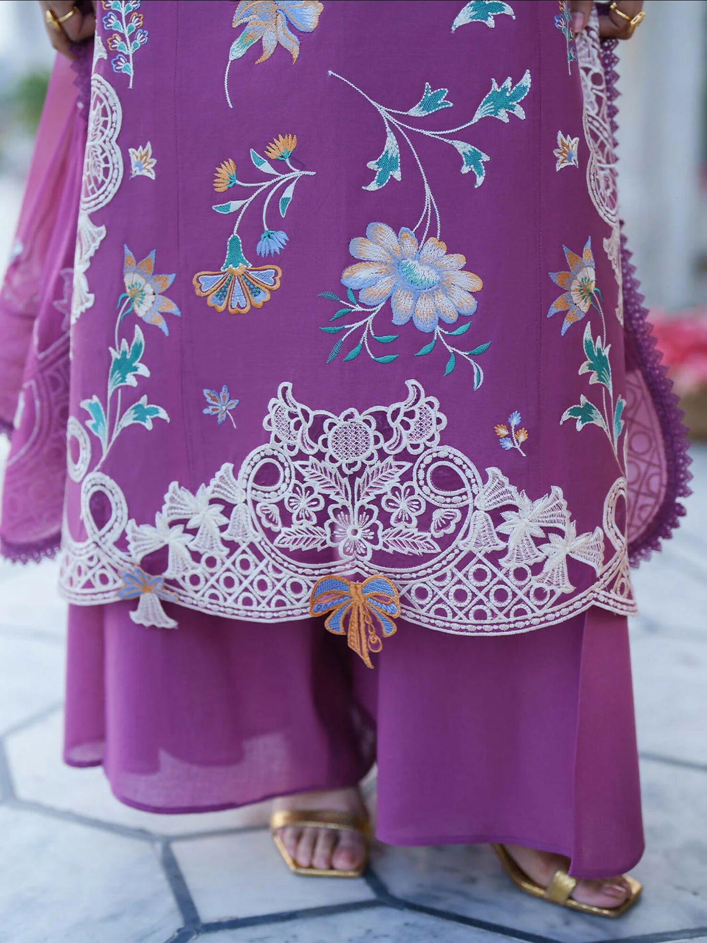 Mahnur Gul Luxury Lawn'26 Embroidered Unstitched 3-Piece Suit-G-007