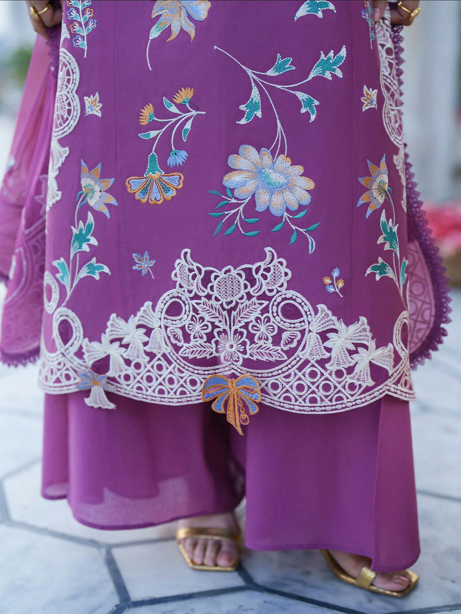 Mahnur Gul Luxury Lawn'26 Embroidered Unstitched 3-Piece Suit-G-007