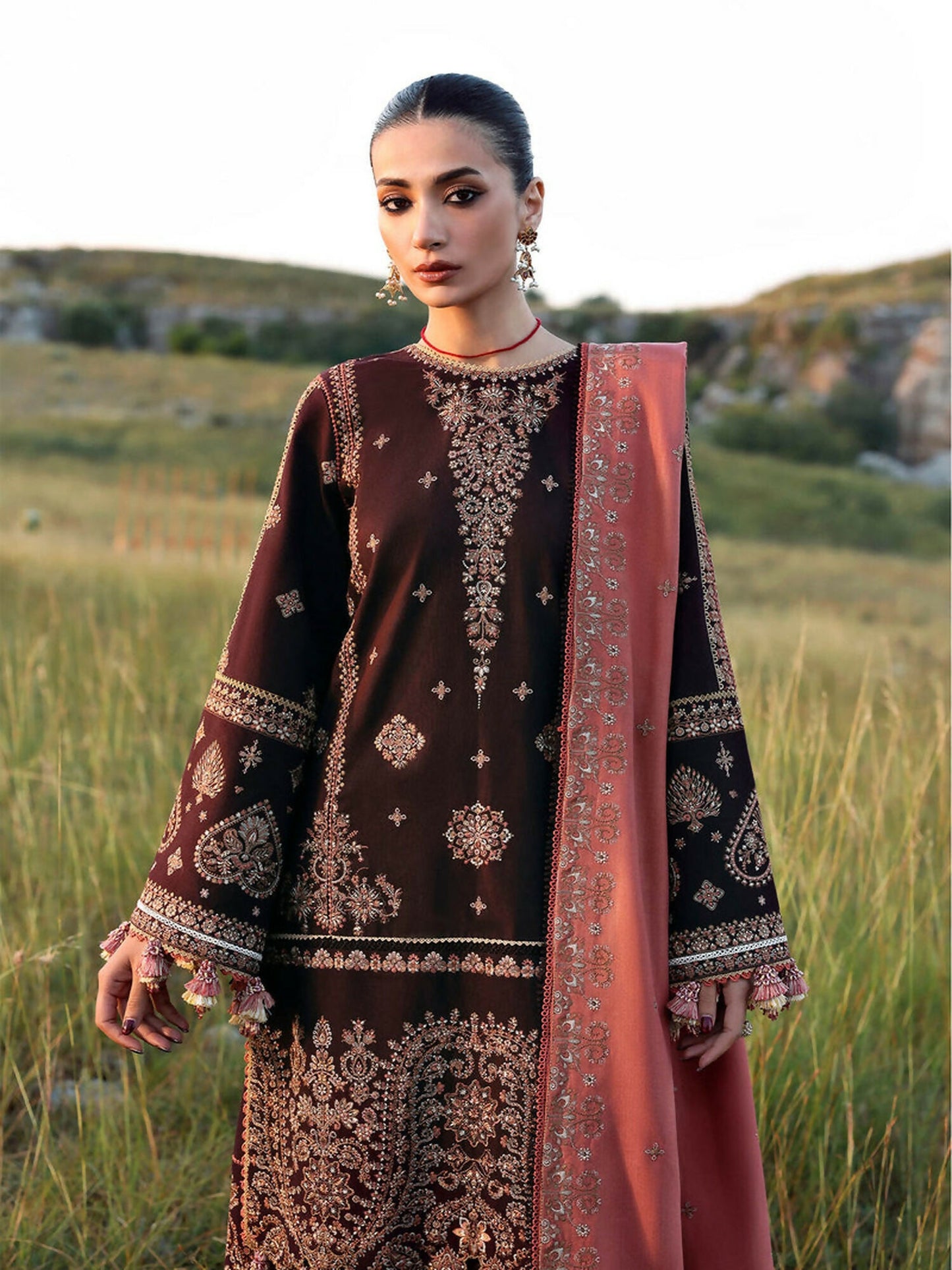 Hussain Rehar Khaddar'25 Embroidered Unstitched 3-Piece Suit-Nazneen