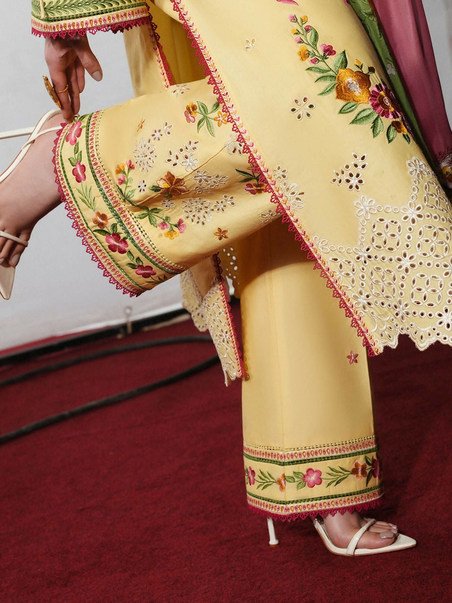 Jugnu by Hussain Rehar The Reserved View SS/Edit I Cotton Embroidered Unstitched 3-Piece Suit-Jahan