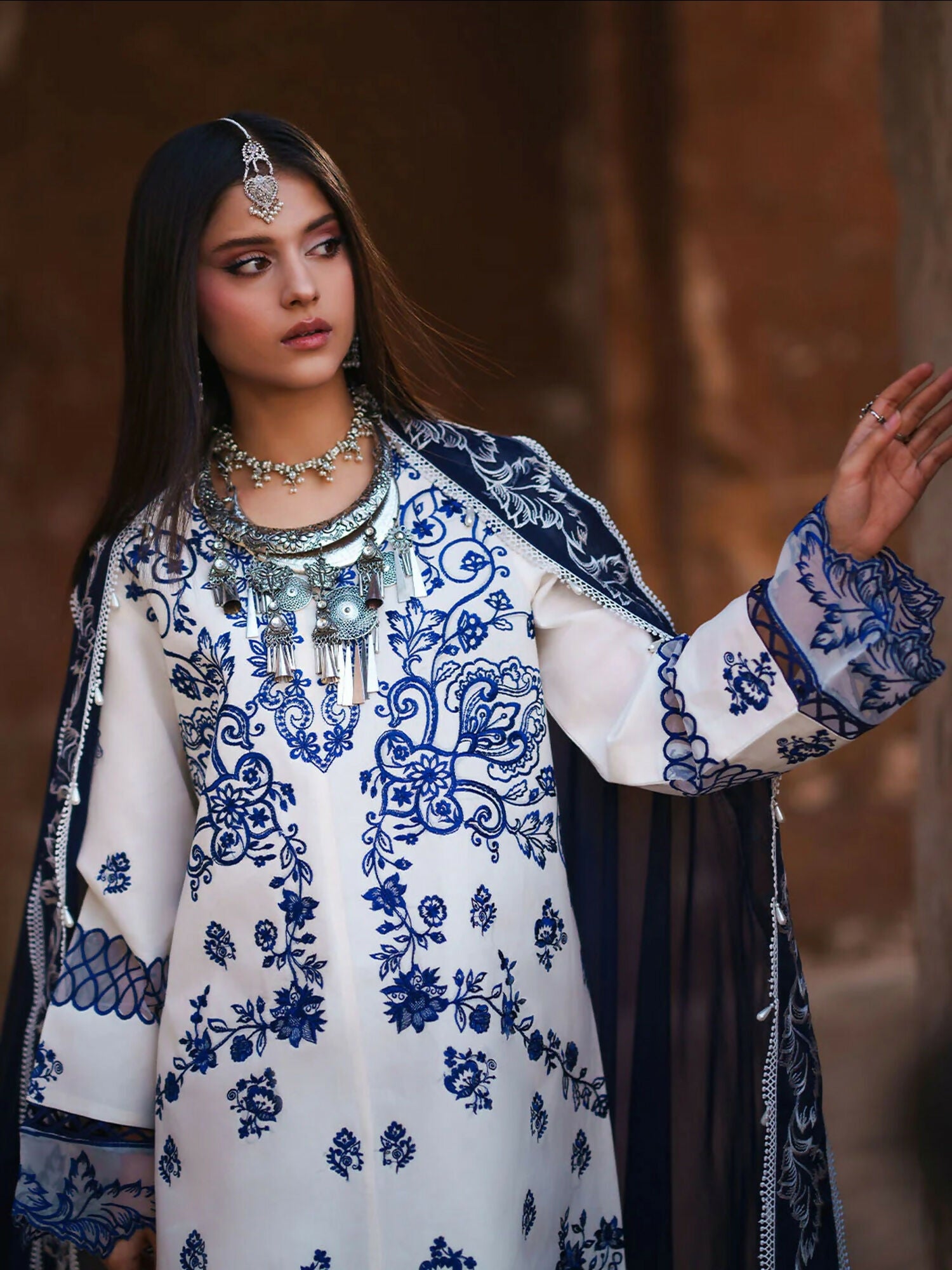 Mahnur Gul Luxury Lawn'26 Embroidered Unstitched 3-Piece Suit-G-008