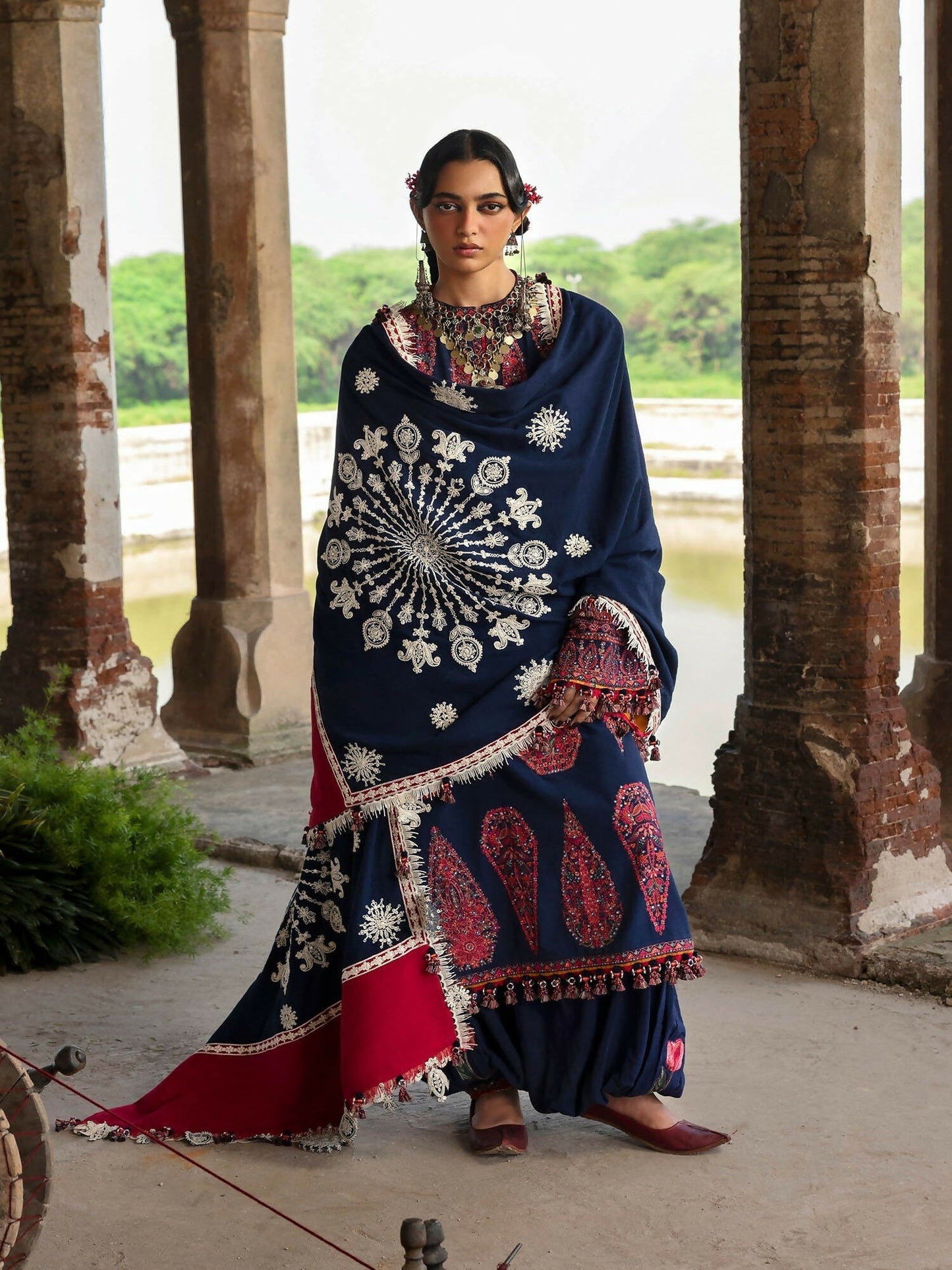 Hussain Rehar Karandi'25 Embroidered Unstitched 3-Piece Suit-Gulbano