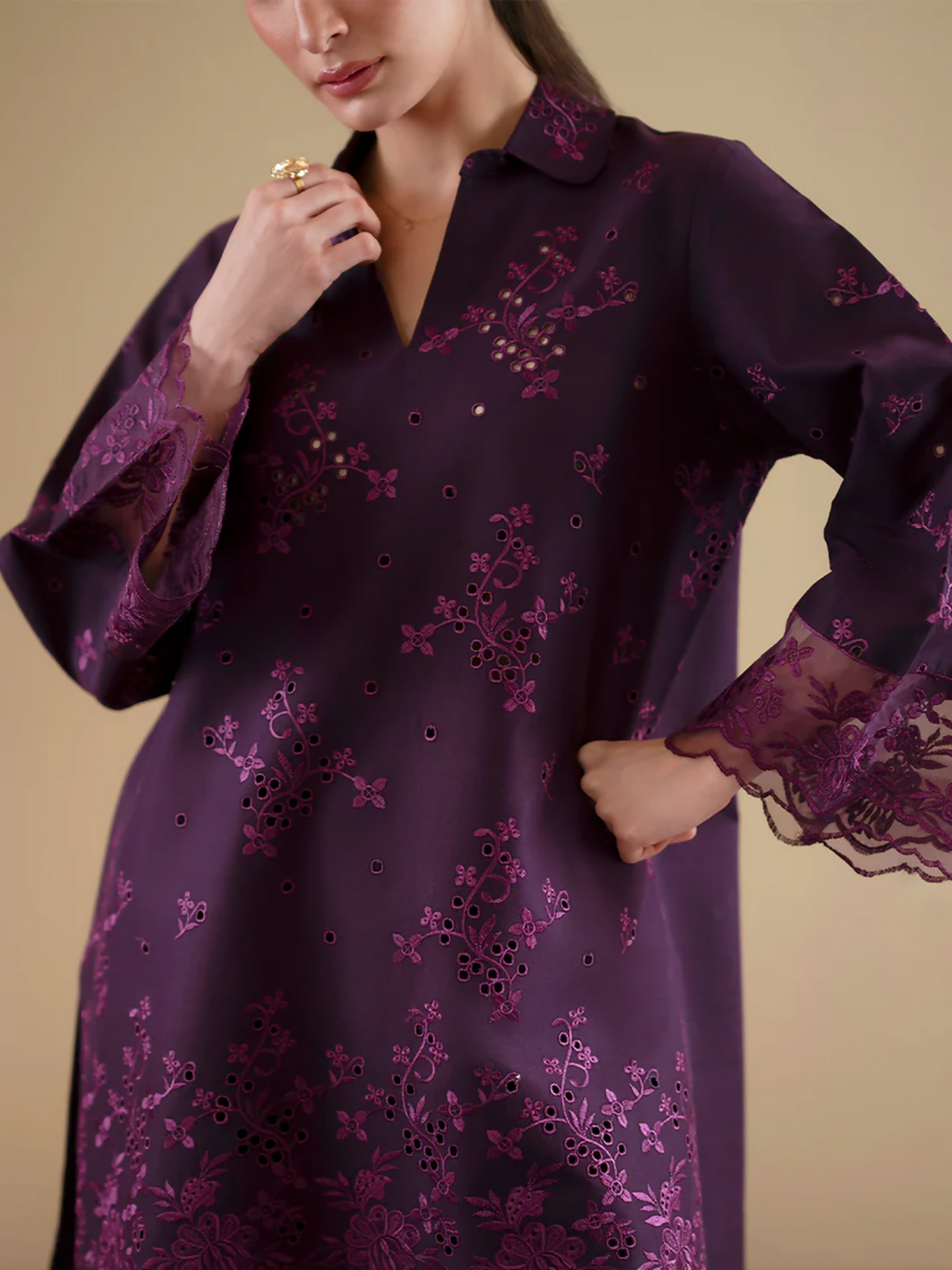 Mahnur Ember Lawn Embroidered Stitched 3-Piece Suit-EM-001