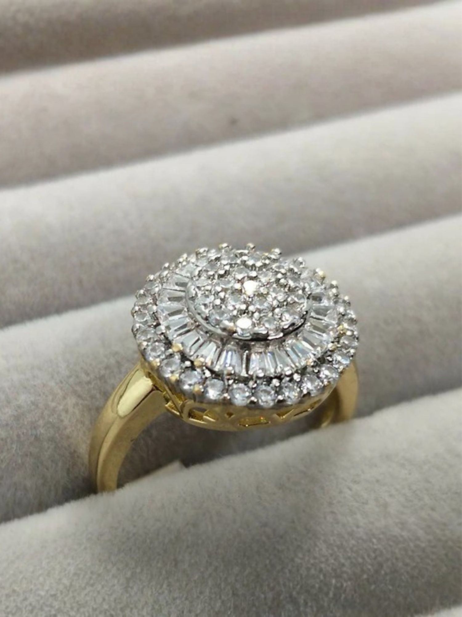 H&A Jewellery 18K Gold Polished Zircon Diamond Cluster Ring