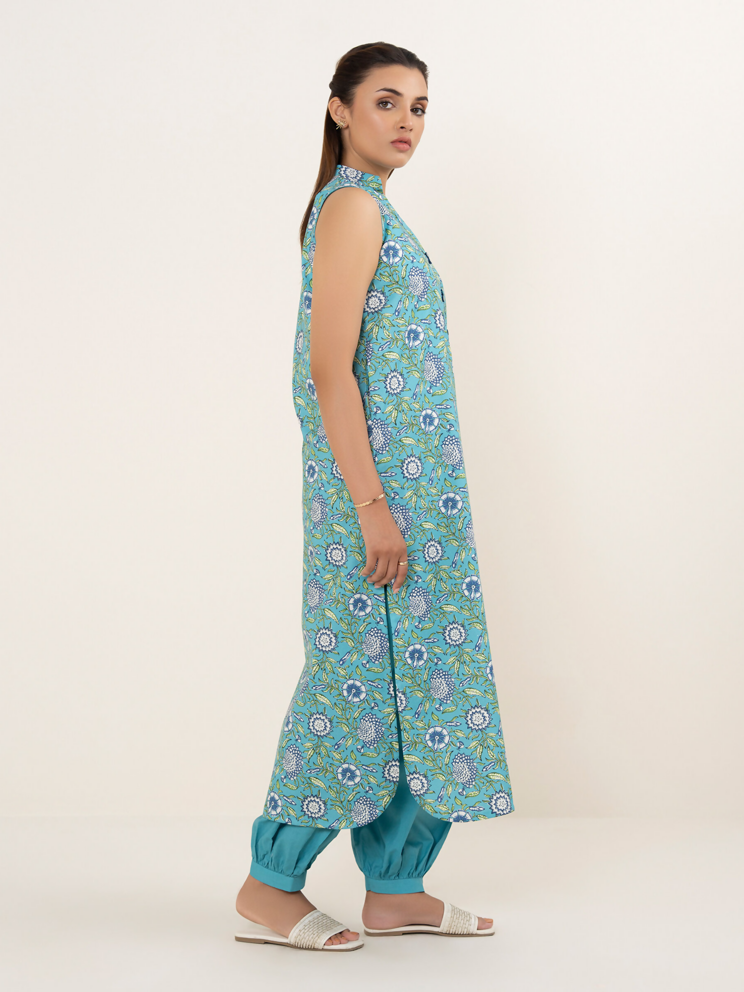 Sapphire Lawn Printed Unstitched 2-Piece Suit