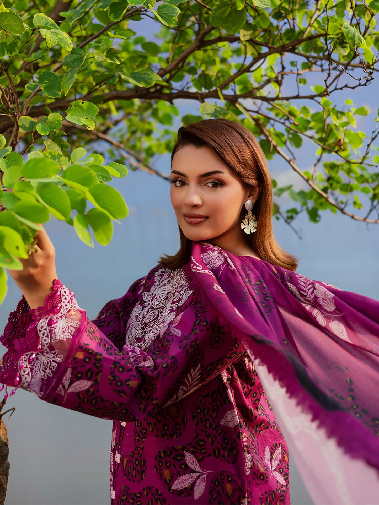 Parishay Rang e Sarma Khaddar Embroidered Stitched 3-Piece Suit-SAR-09