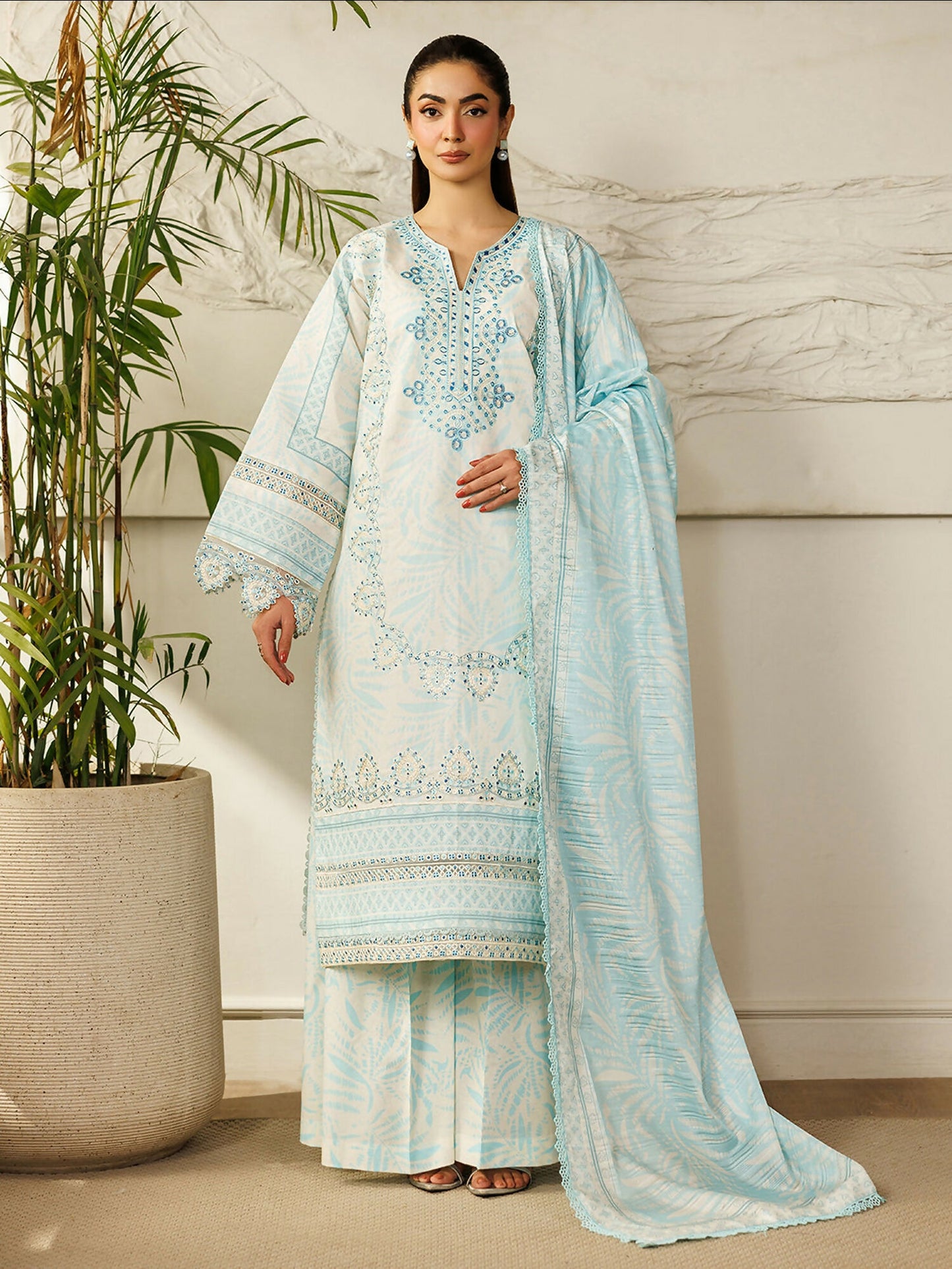 Mahnur Leila Lawn'26 Embroidered Unstitched 3-Piece Suit-L-10