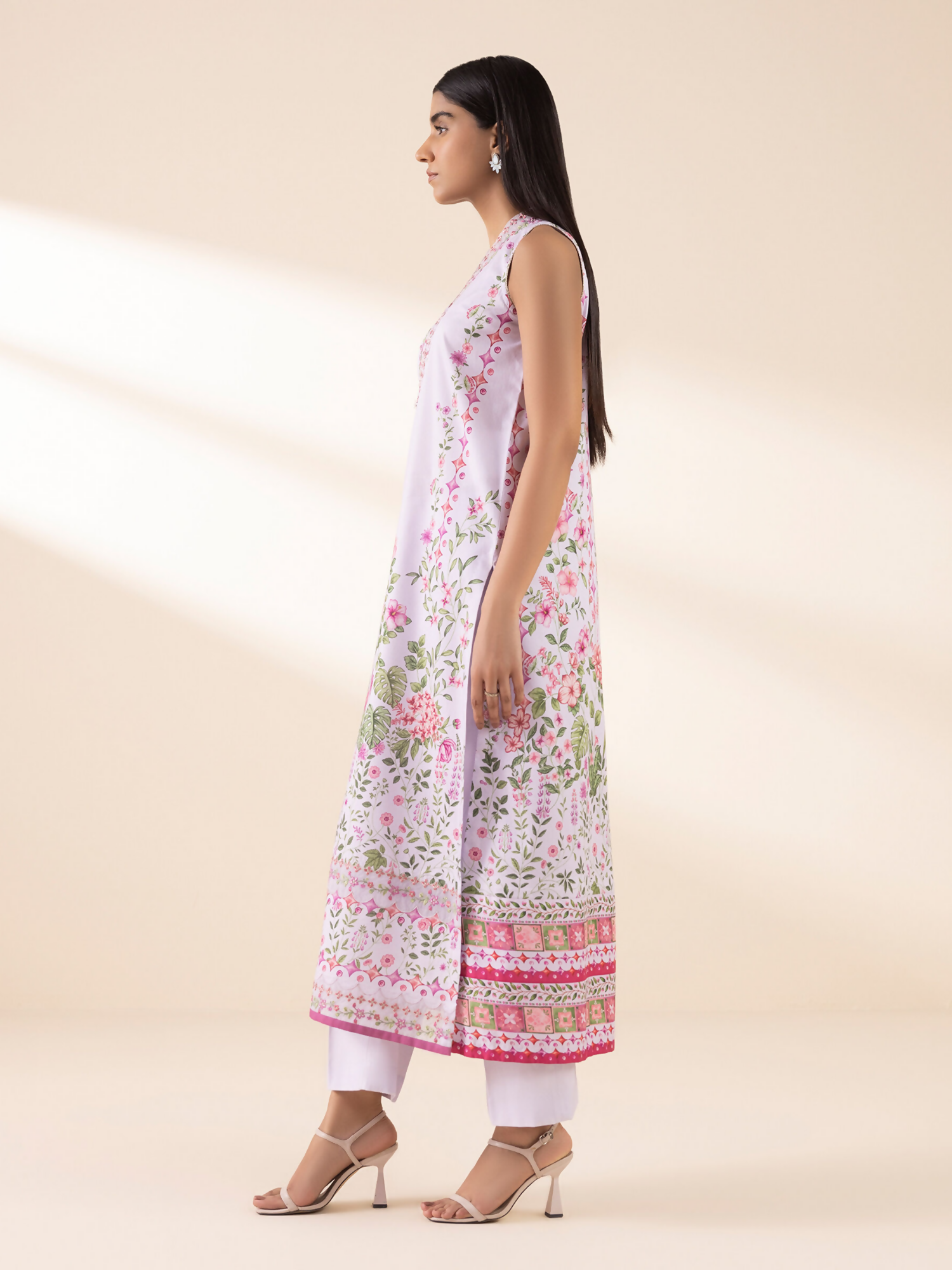 Sapphire Lawn Embroidered Unstitched 2-Piece Suit