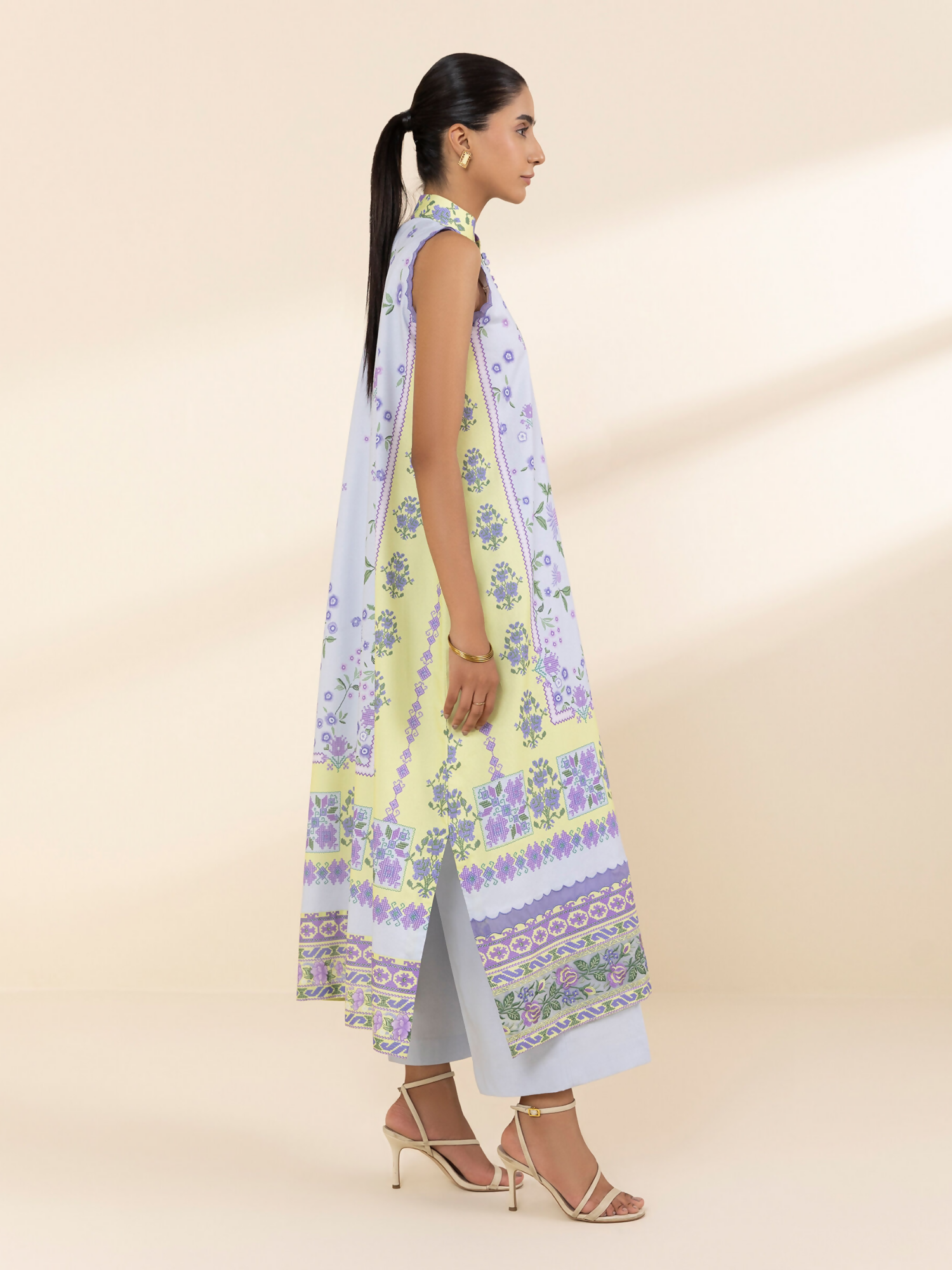 Sapphire Lawn Embroidered Unstitched 2-Piece Suit