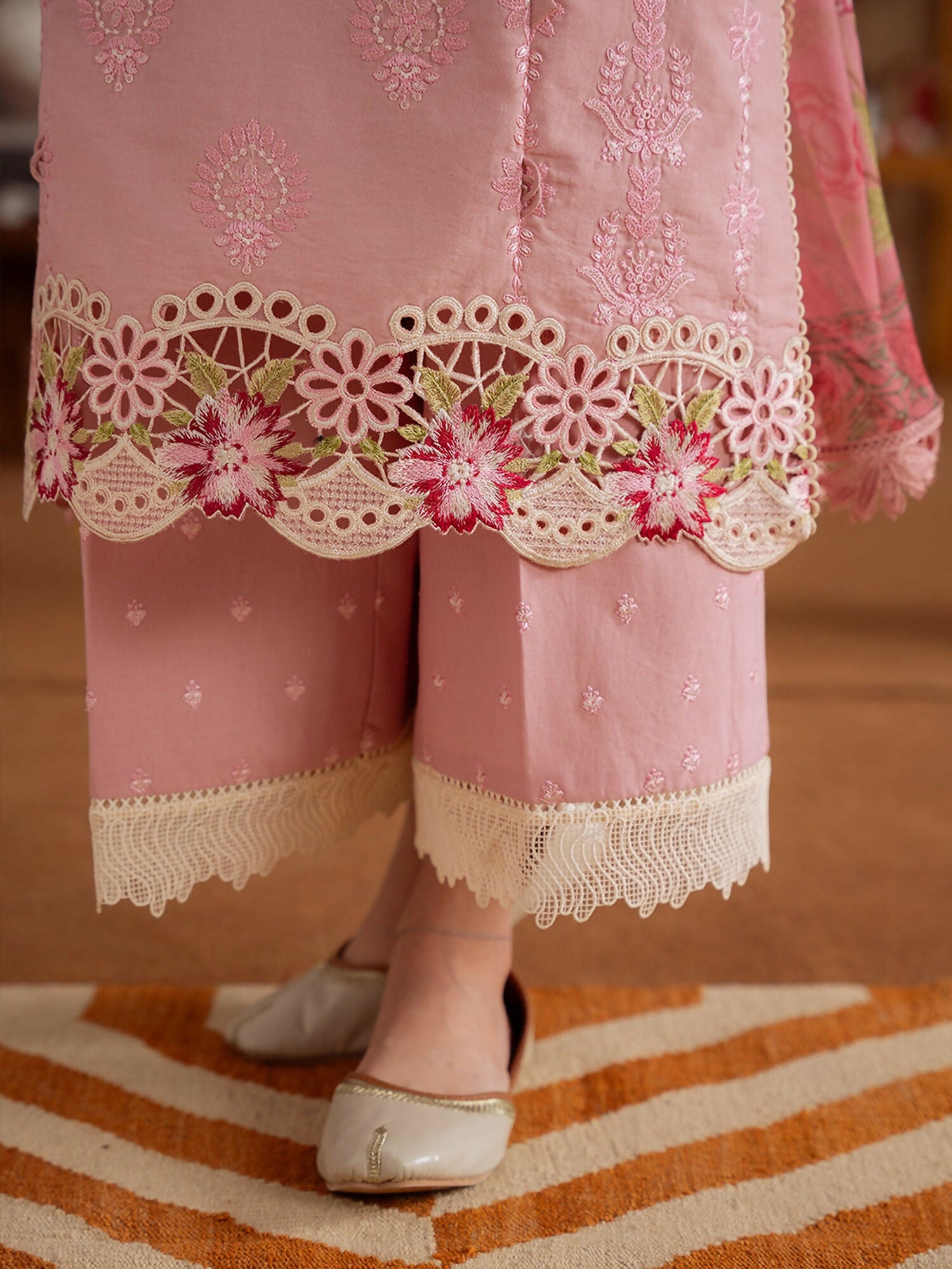 Joolie By Saira Rizwan Lawn Embroidered Unstitched 3-Piece Suit-Leyla-B-SRL25-04