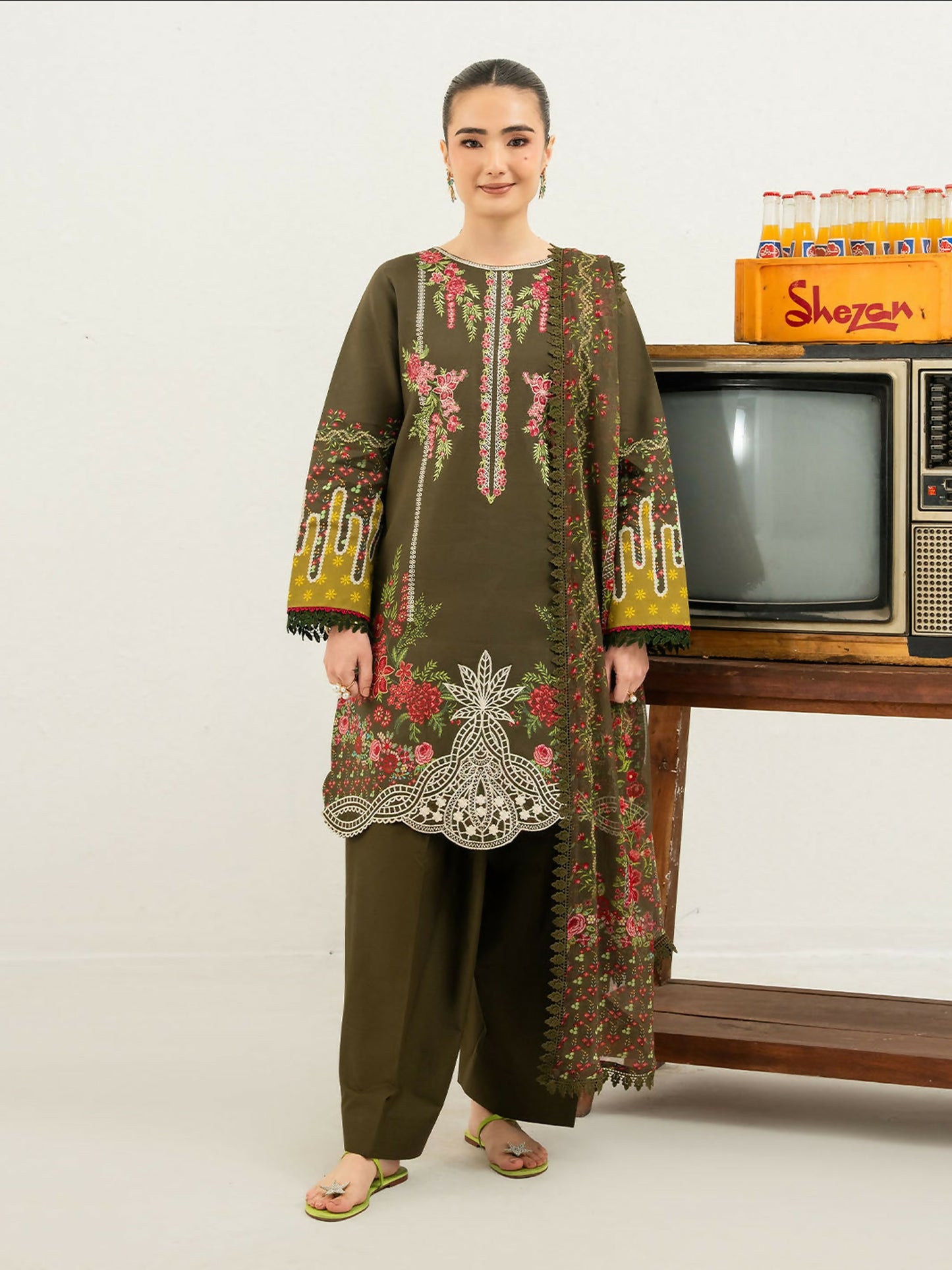 Mahnur Anaya Lawn Vol-1 Embroidered Unstitched 3-Piece Suit-ANA-007