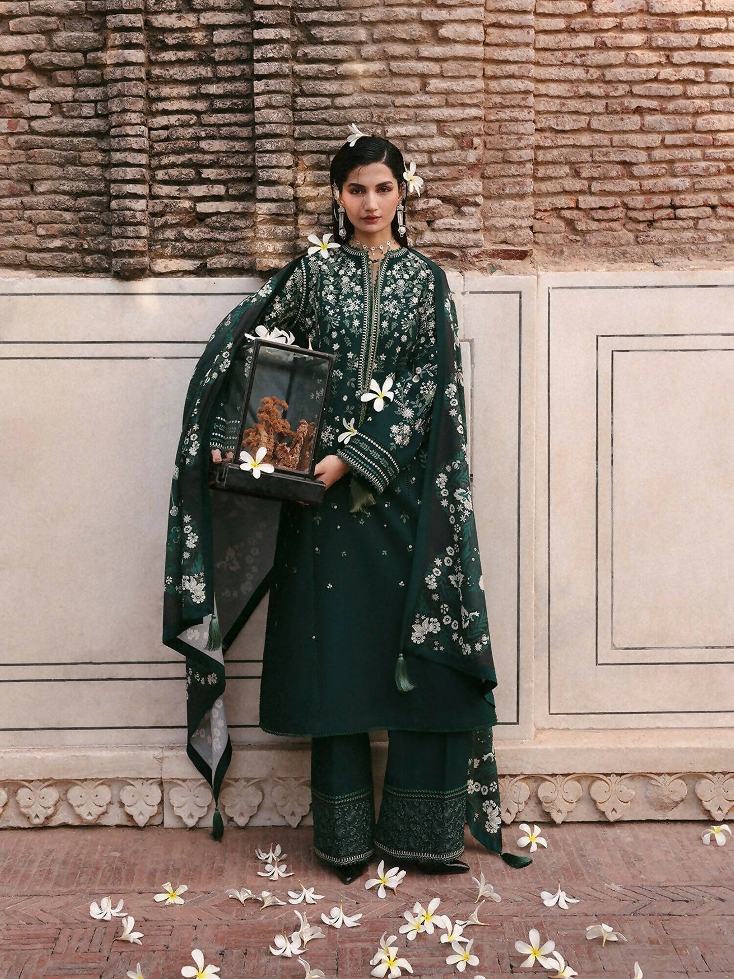 Jugnu By Hussain Rehar Khaddar'25 Embroidered Unstitched 3-Piece Suit-Bita