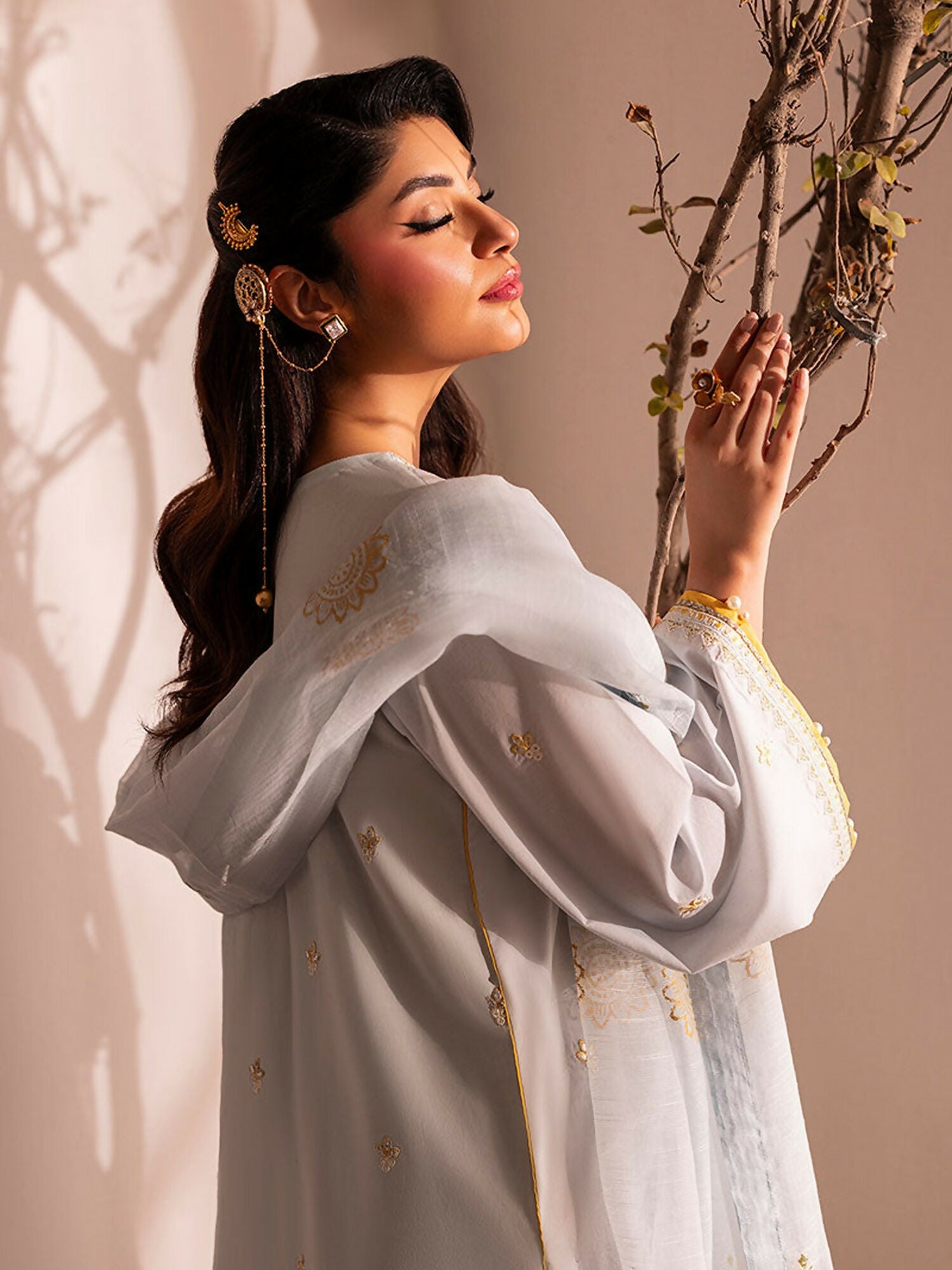 Shurooq L’amore Lawn Embroidered Stitched 3-Piece Suit-Skye