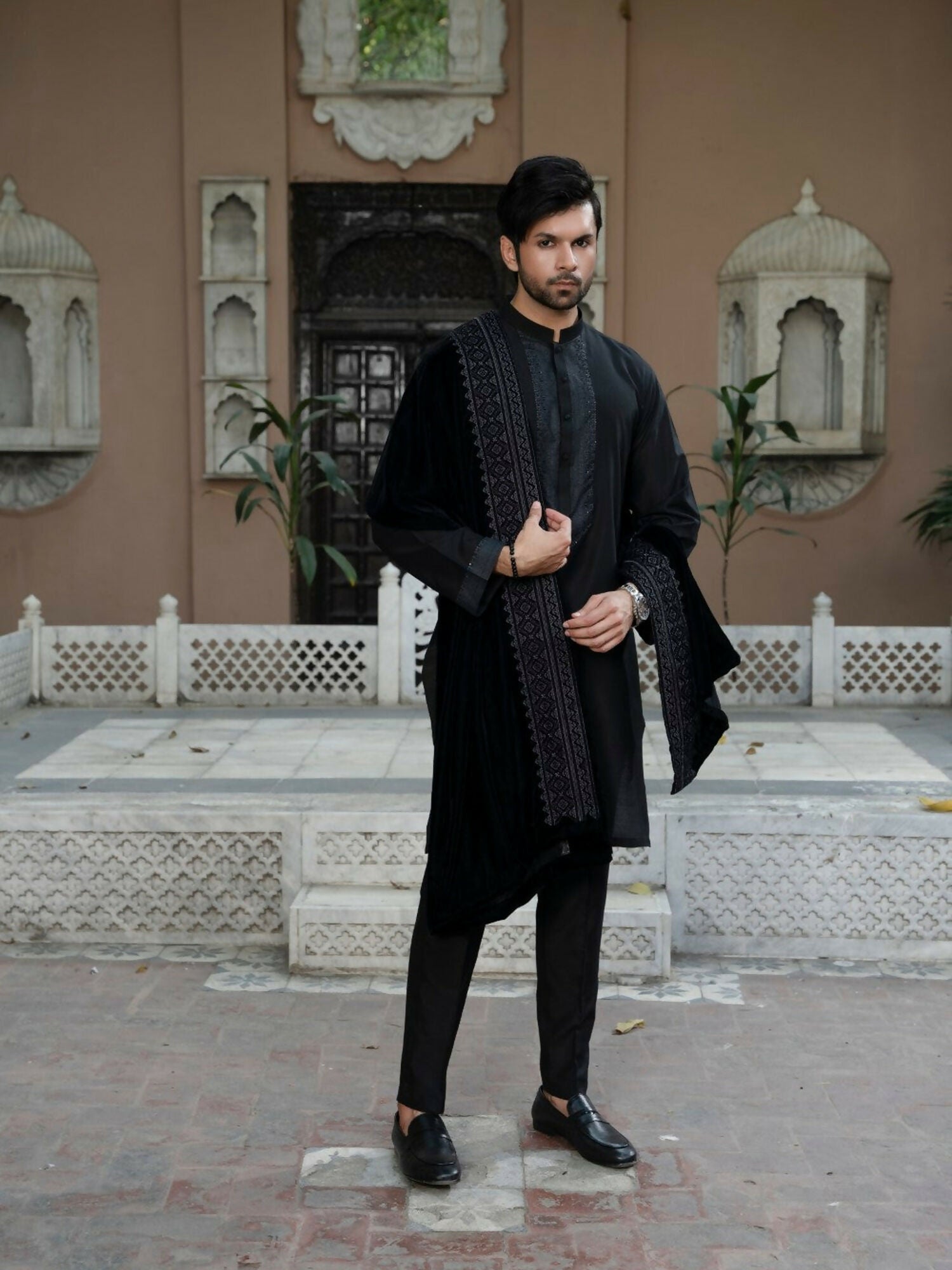 Fabrich Men Luxury Embroidered Velvet Shawl Black-GTS-VS-003