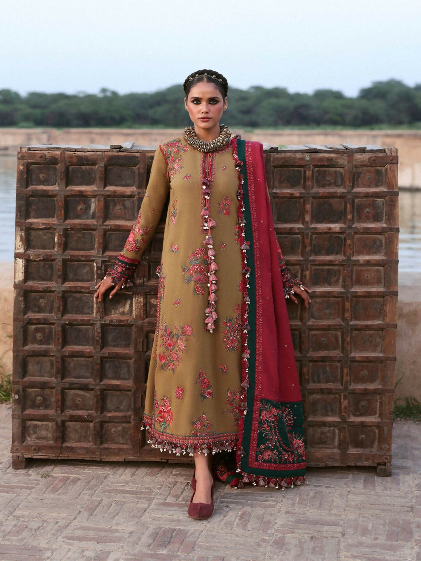 Hussain Rehar Karandi'25 Embroidered Unstitched 3-Piece Suit-Rumi