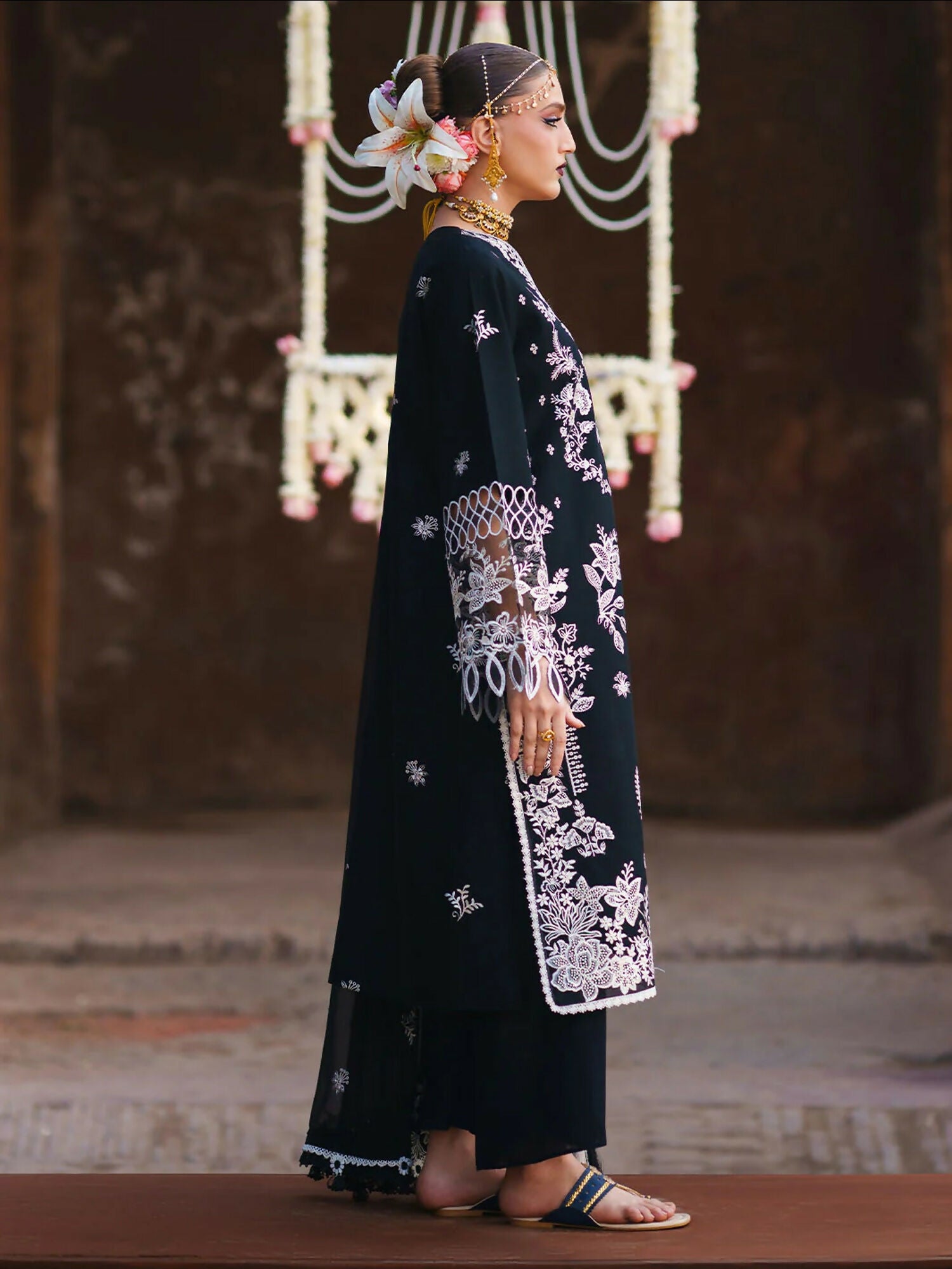 Mahnur Gul Luxury Lawn'26 Embroidered Unstitched 3-Piece Suit-G-010