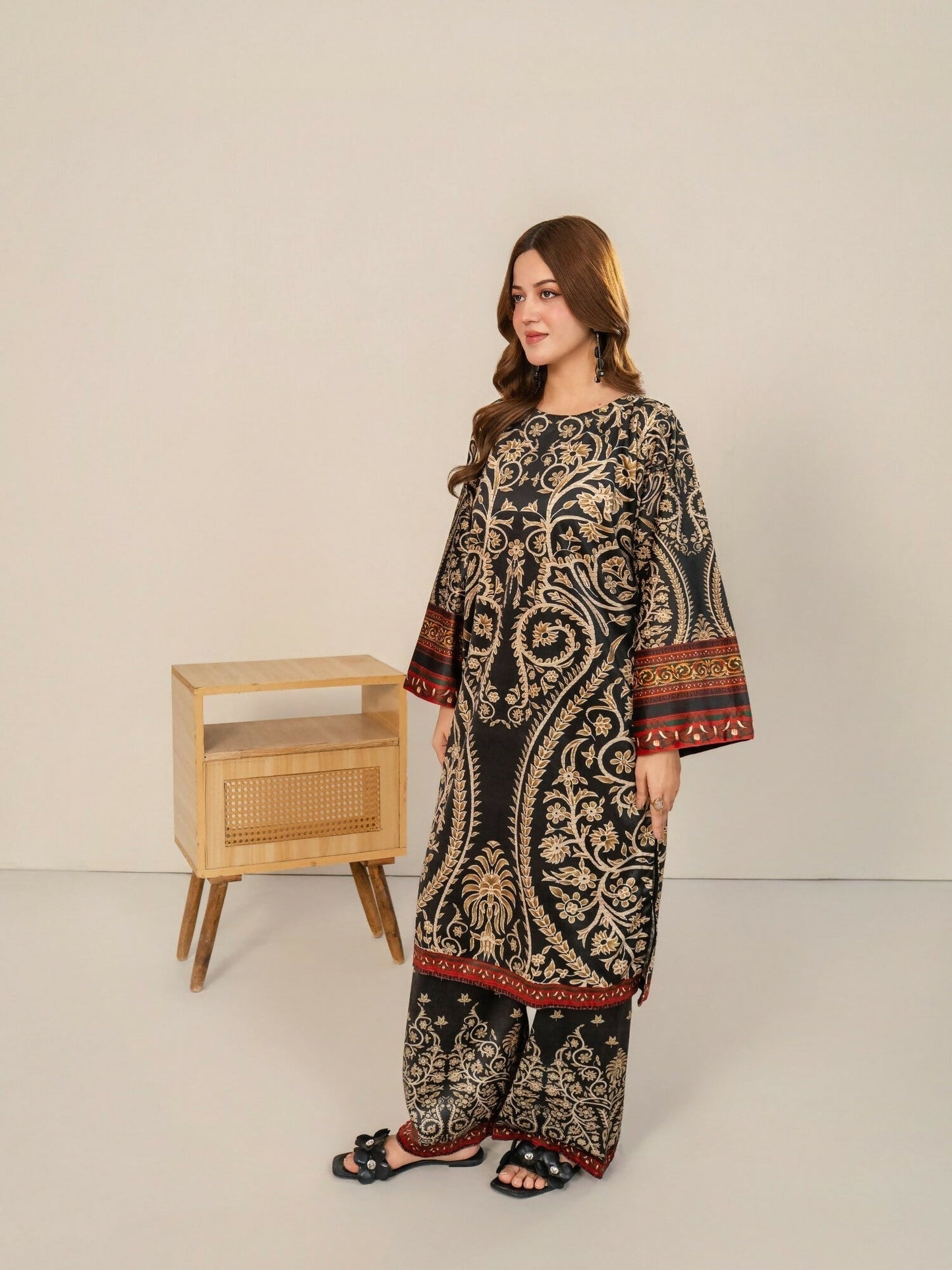 Stylish Collection Velvet Vogue Printed Co-Ord Set-Black Bloom