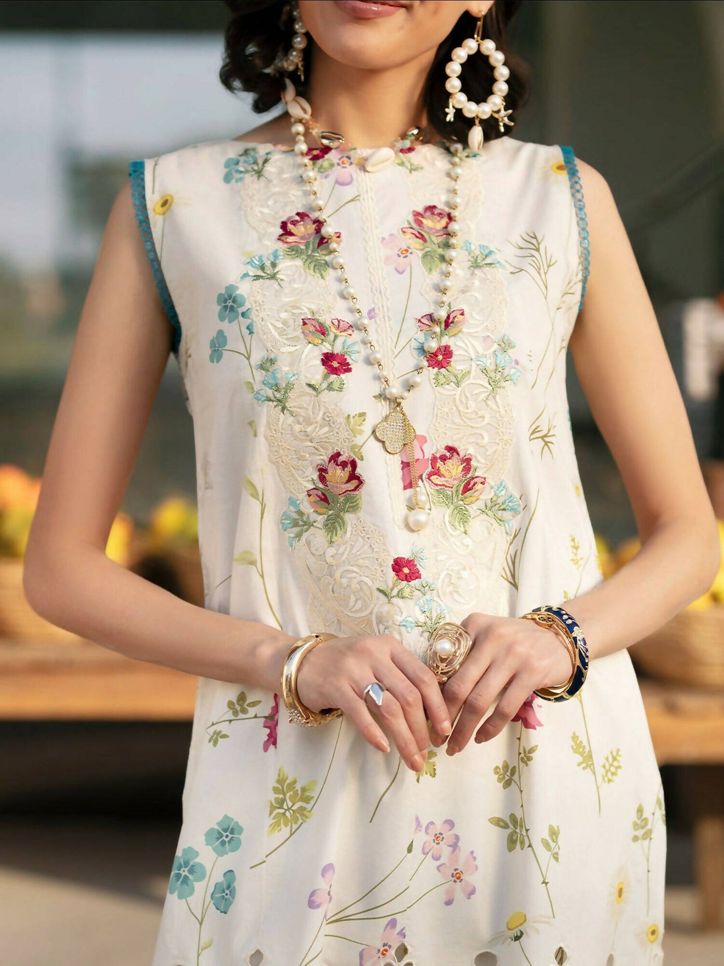 Mahnur Broadway Luxury Lawn'26 Embroidered Unstitched 3-Piece Suit-BW-002