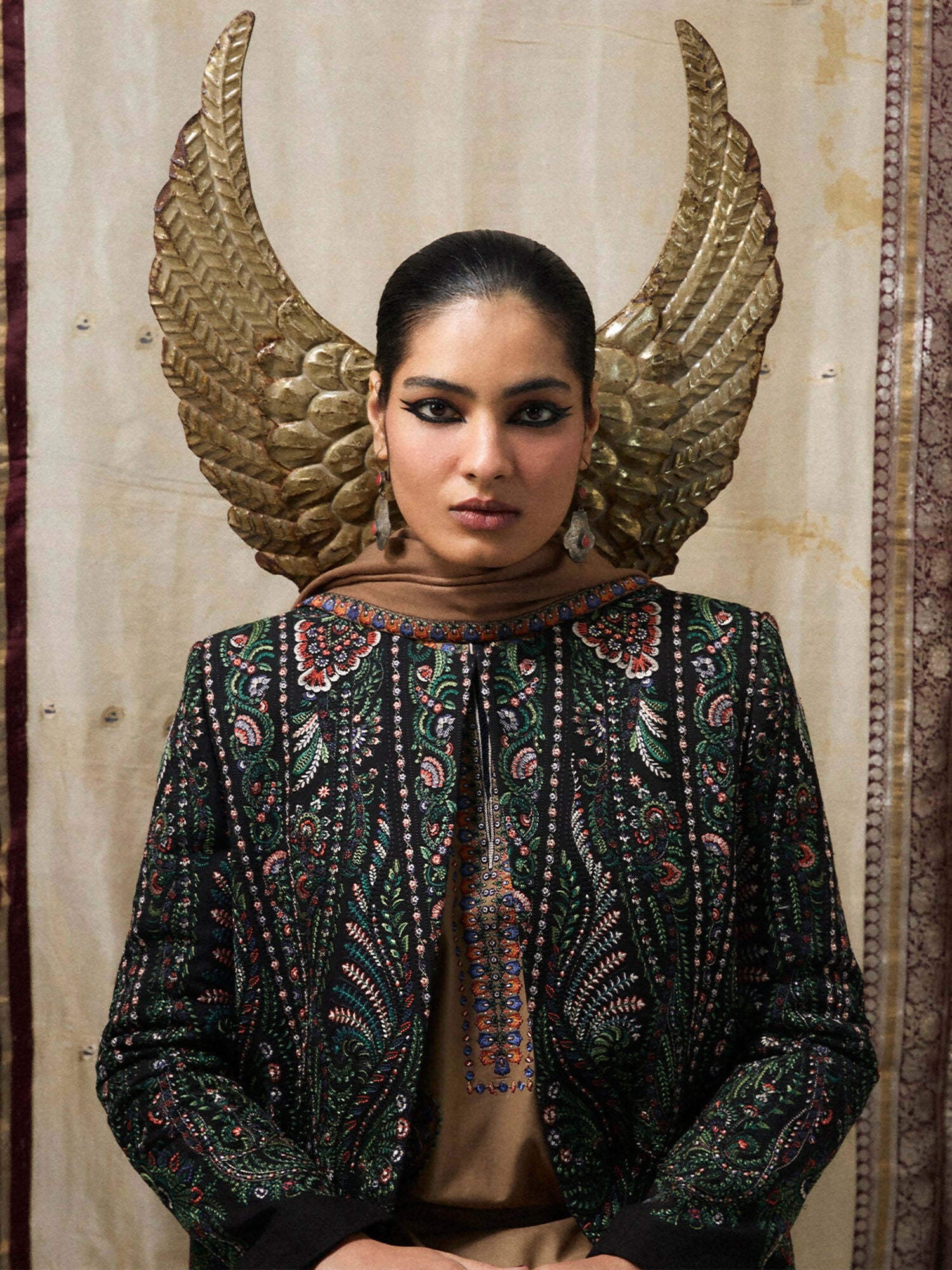 Jugnu by Hussain Rehar Khaddar Pret’26 Wool Embroidered Scarf-Najma