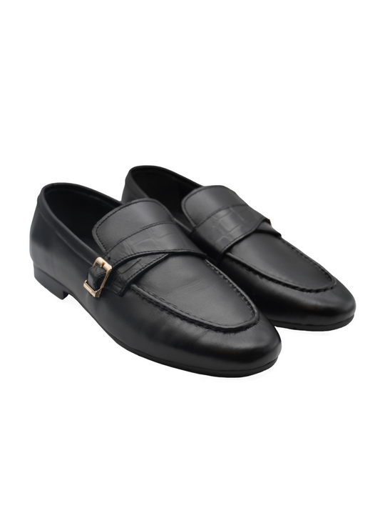 Formal leather shoes with a sleek silhouette, offering comfort and classic style for everyday and formal wear.