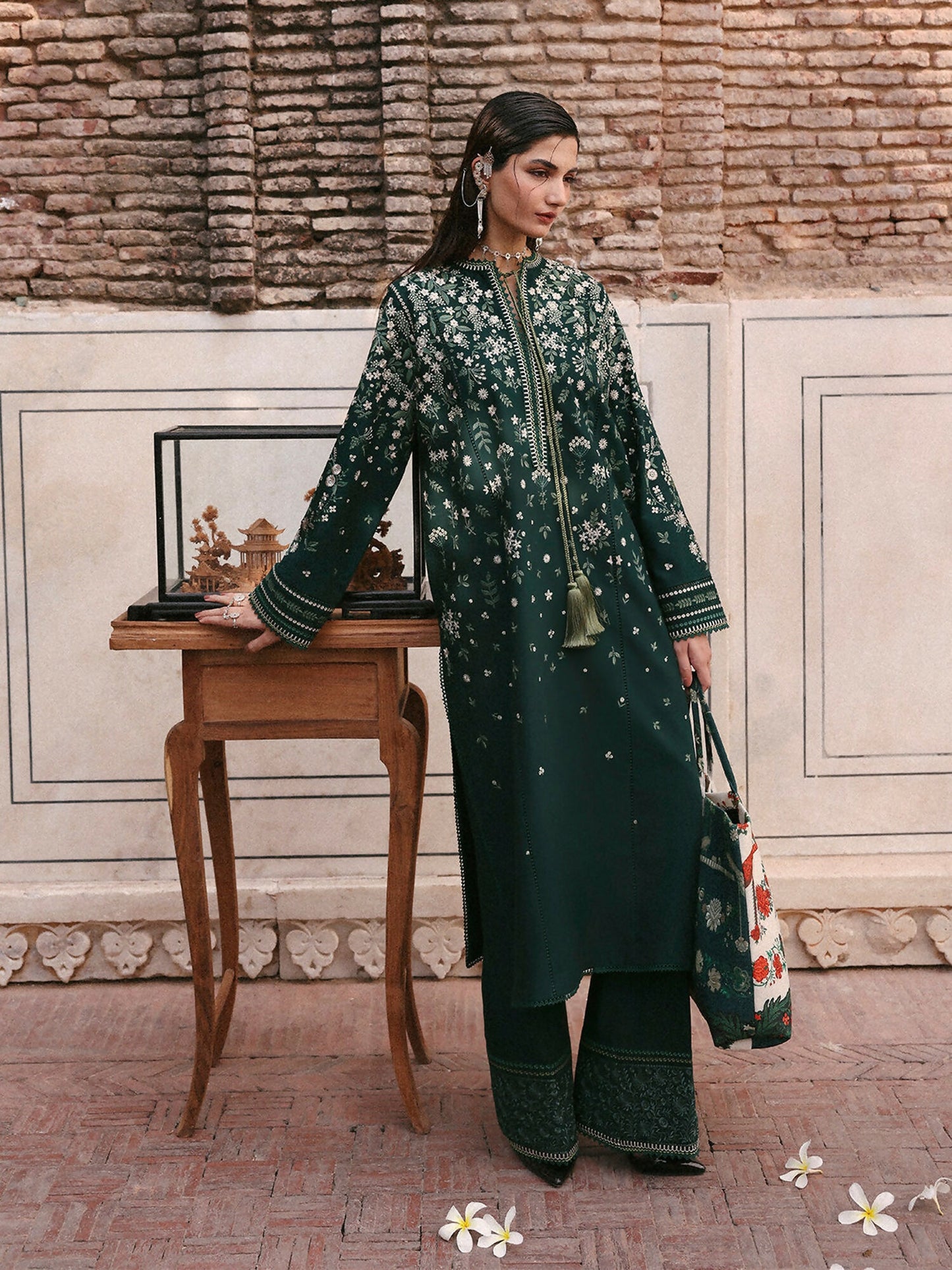 Jugnu By Hussain Rehar Khaddar'25 Embroidered Unstitched 3-Piece Suit-Bita