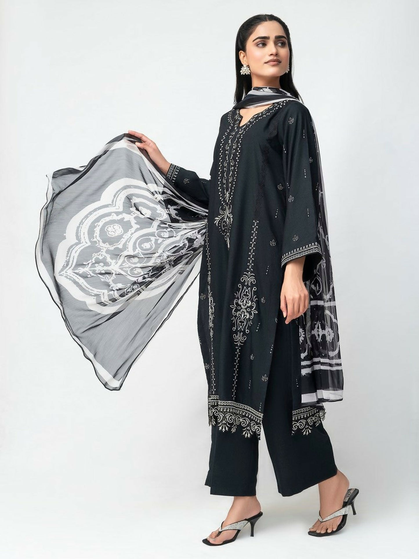 Imran Aftab Maya Winter Karandi Embroidered Unstitched 3-Piece Suit-IAKC-UF-28