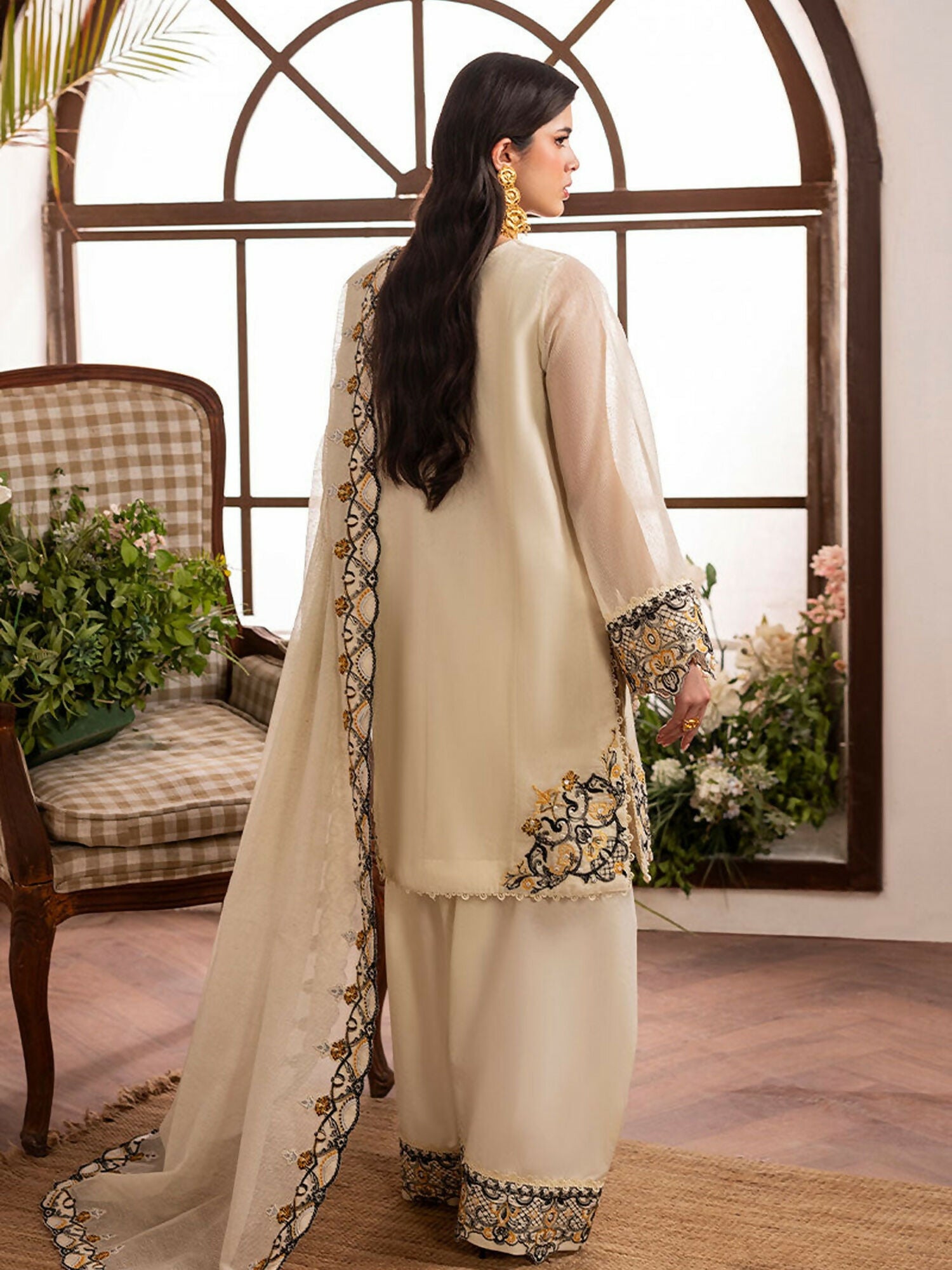 Shurooq L’amore Khaddi Net Embroidered Stitched 3-Piece Suit-Beatrice