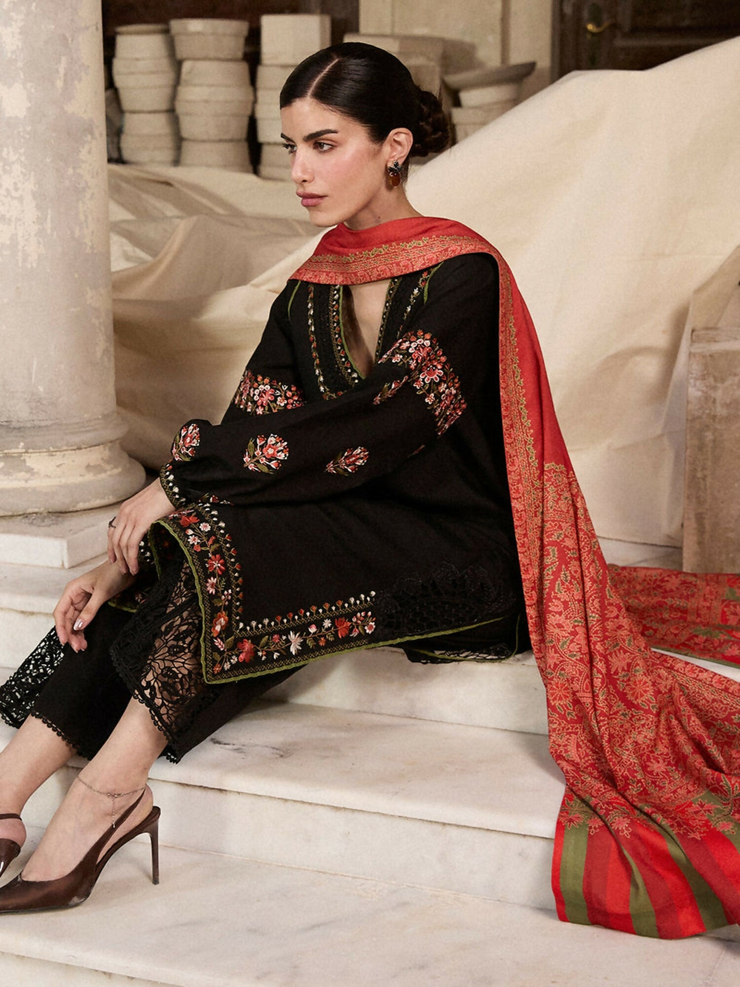Hussain Rehar Khaddar'25 Embroidered Stitched 3-Piece Suit-Siyah