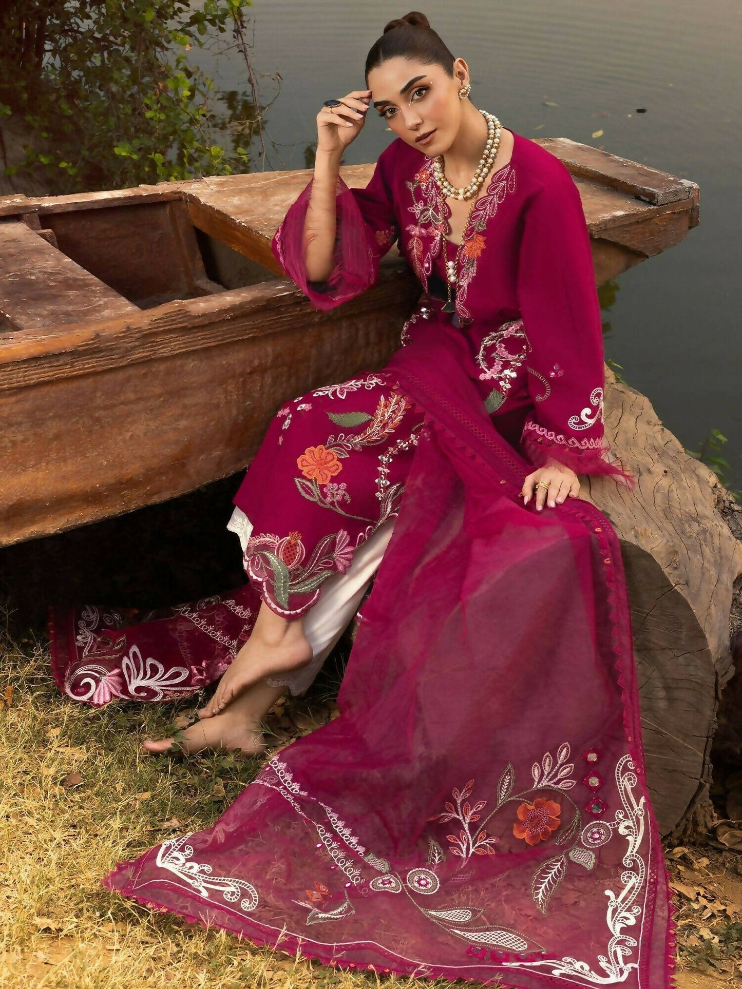 Crimson Tasawar Lawn Embroidered Unstitched 3-Piece Suit-Mirror Garden-D3A
