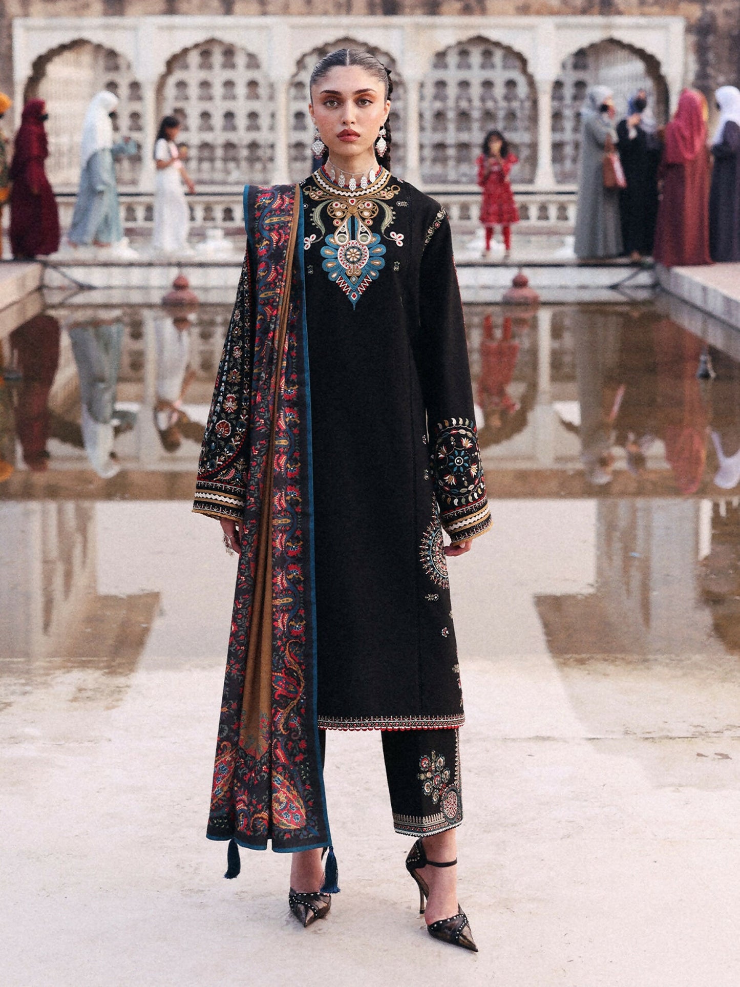Jugnu By Hussain Rehar Khaddar'25 Embroidered Unstitched 3-Piece Suit-Bejul