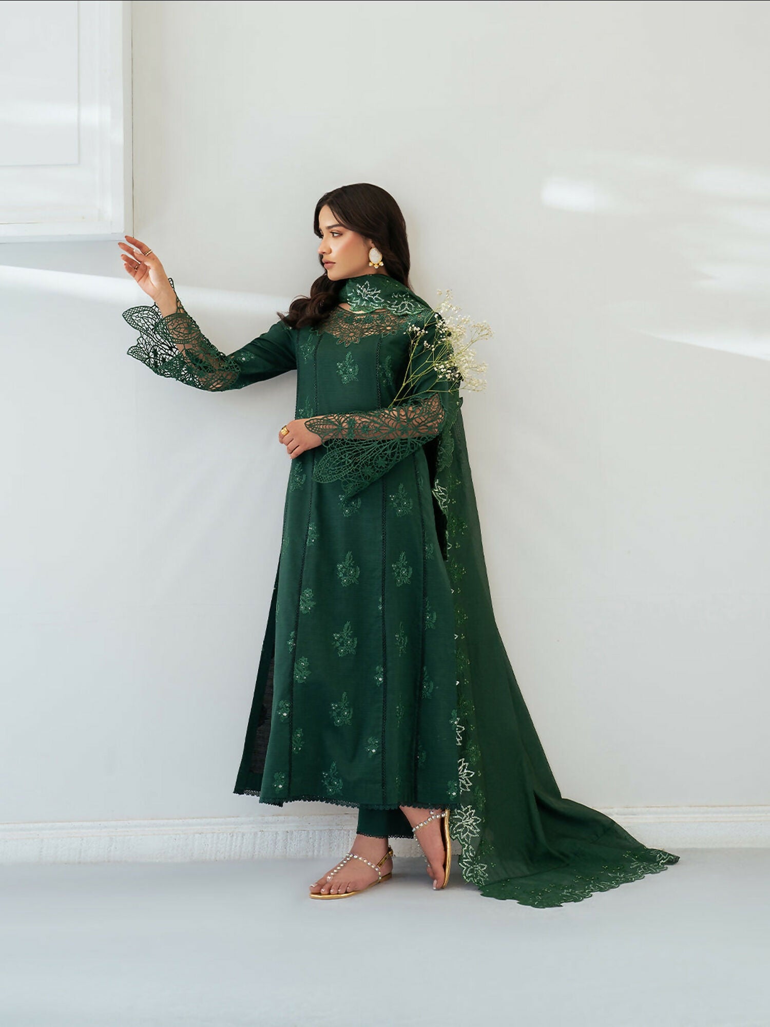 Mahnur Sera Pret'26 Jacquard Lawn Embroidered Unstitched 3-Piece Suit-SP-02