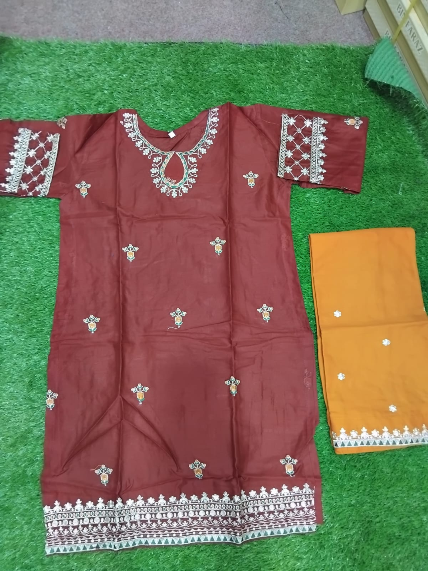 Maroon Bin Shaukat Pima Lawn Embroidered Stitched 2-Piece Suit