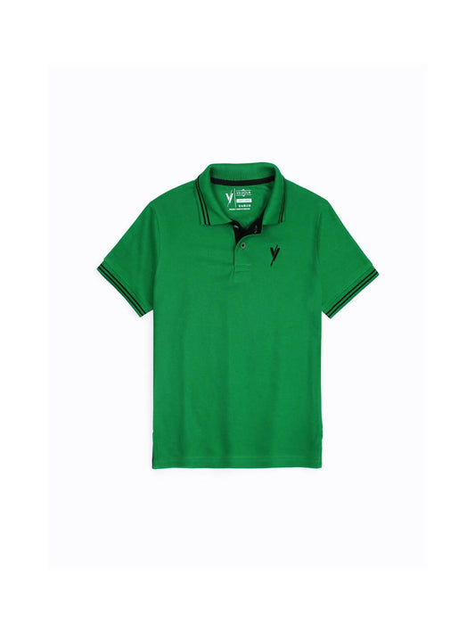 Neatly styled boys’ plain half-sleeve polo with tipped collar and subtle embroidery – crafted from airy piqué fabric for relaxed summer wear.