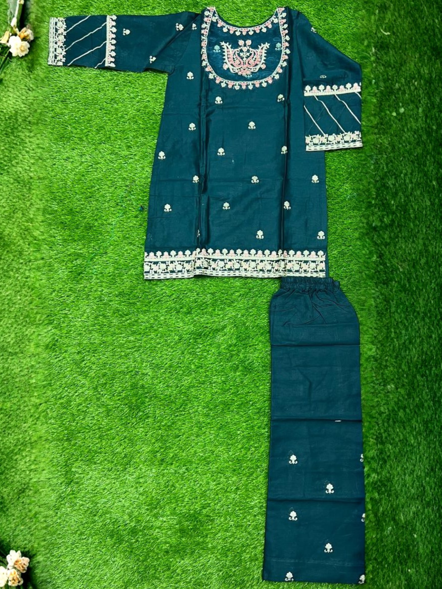 Blue Bin Shaukat Pima Lawn Embroidered Stitched 2-Piece Suit