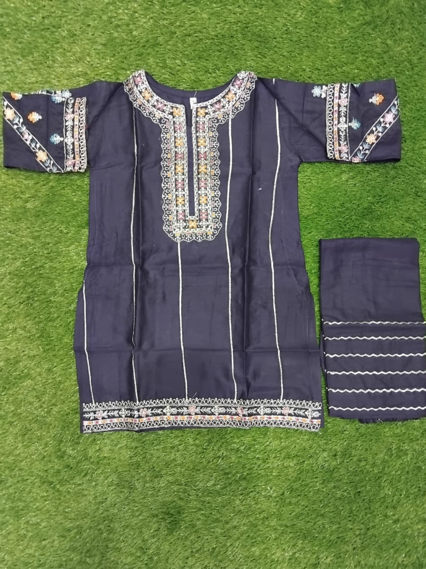 Blue Bin Shaukat Pima Lawn Embroidered Stitched 2-Piece Suit