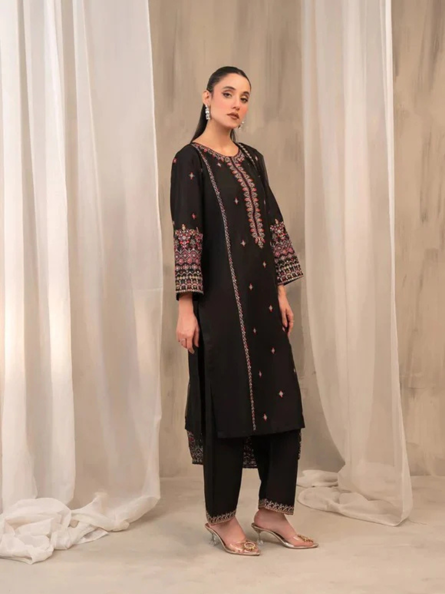 Black Silai Libas Linen Embroidered Stitched 3-Piece Suit-Black Horiya