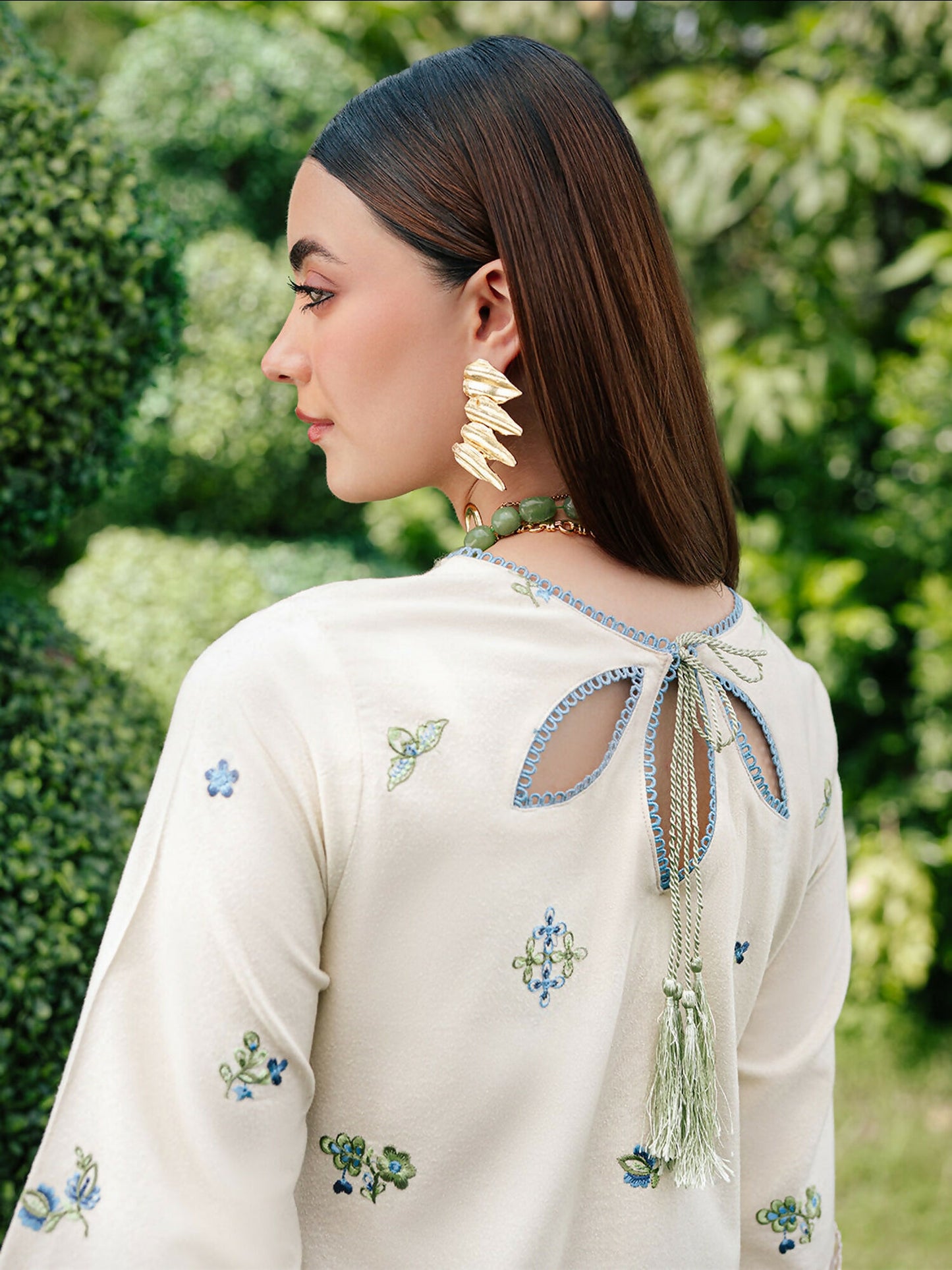 Mahnur Secret Garden Karandi Embroidered Unstitched 3-Piece Suit–SG-001