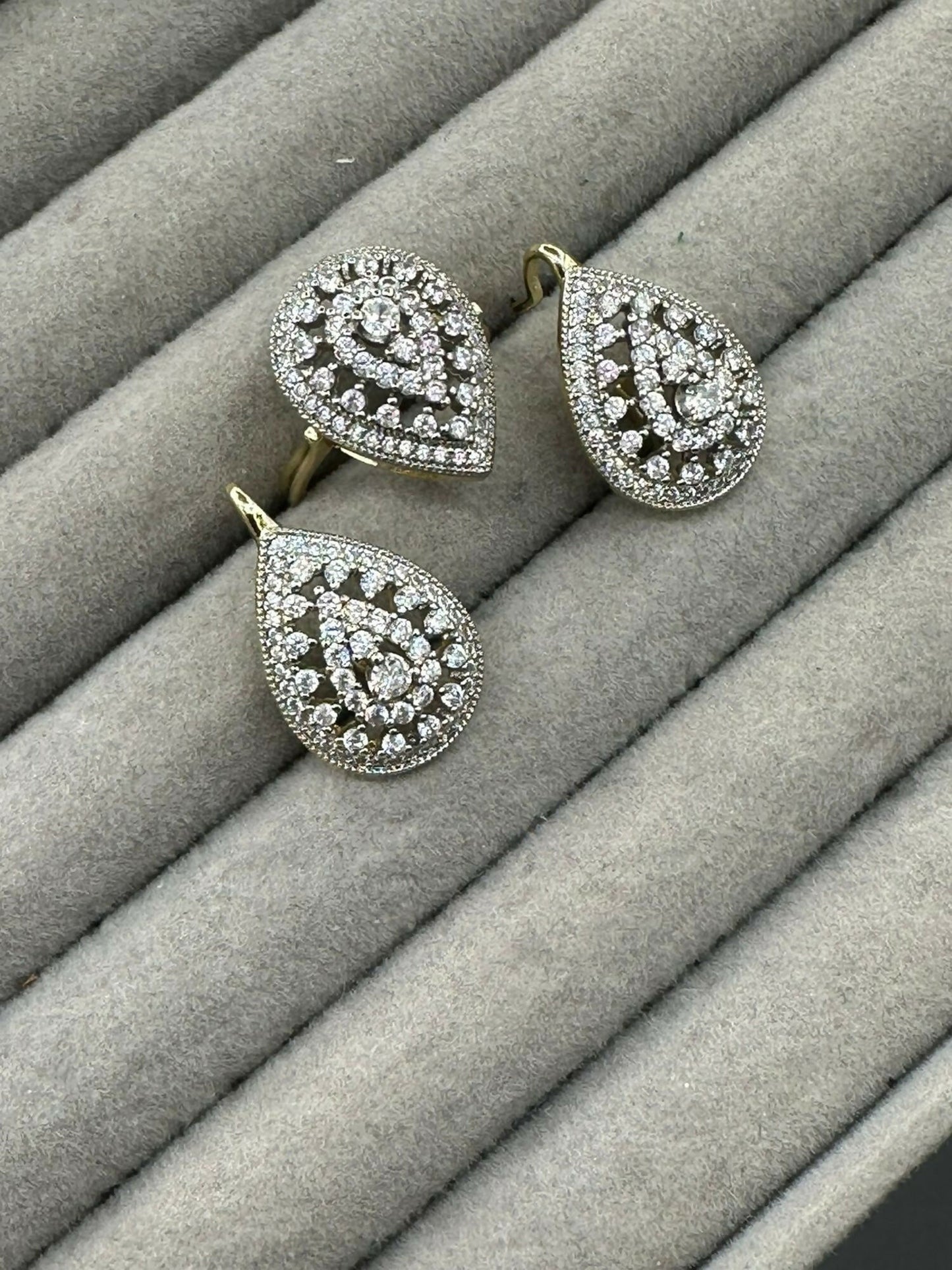 H&A Jewellery Earrings and Ring Set