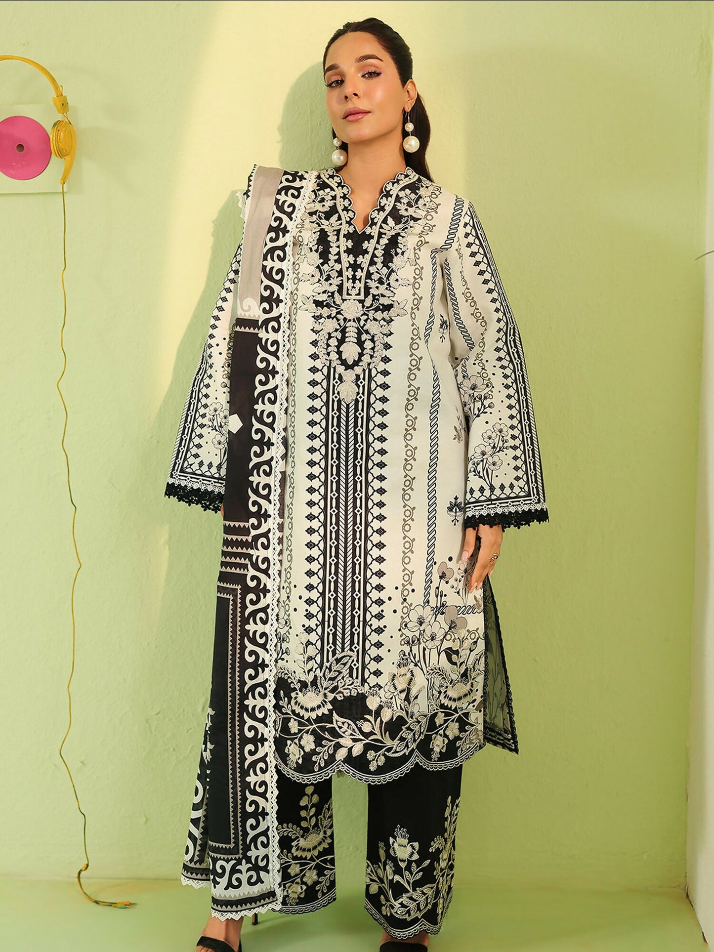 Mahnur Anaya Vol.2 Lawn Embroidered Stitched 3-Piece Suit-AN-2-10