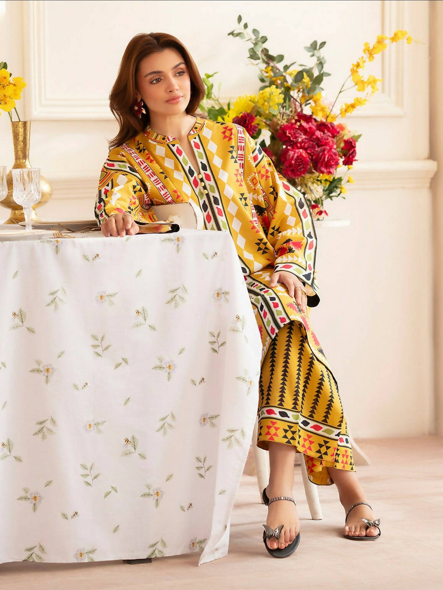 Mahnur Noir Lawn'26 Printed Unstitched 2-Piece Suit-N-02